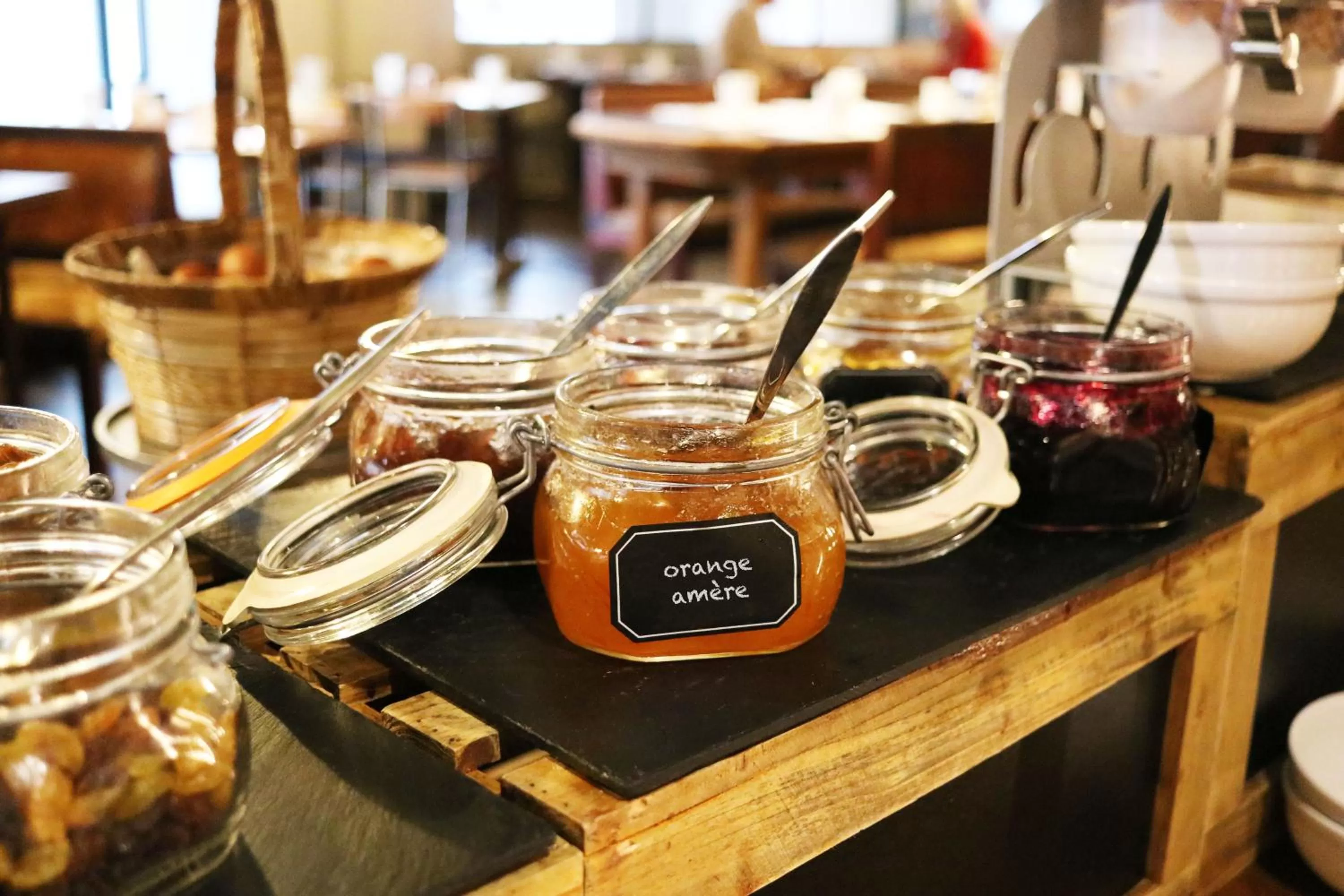 Continental breakfast in Collège Hôtel