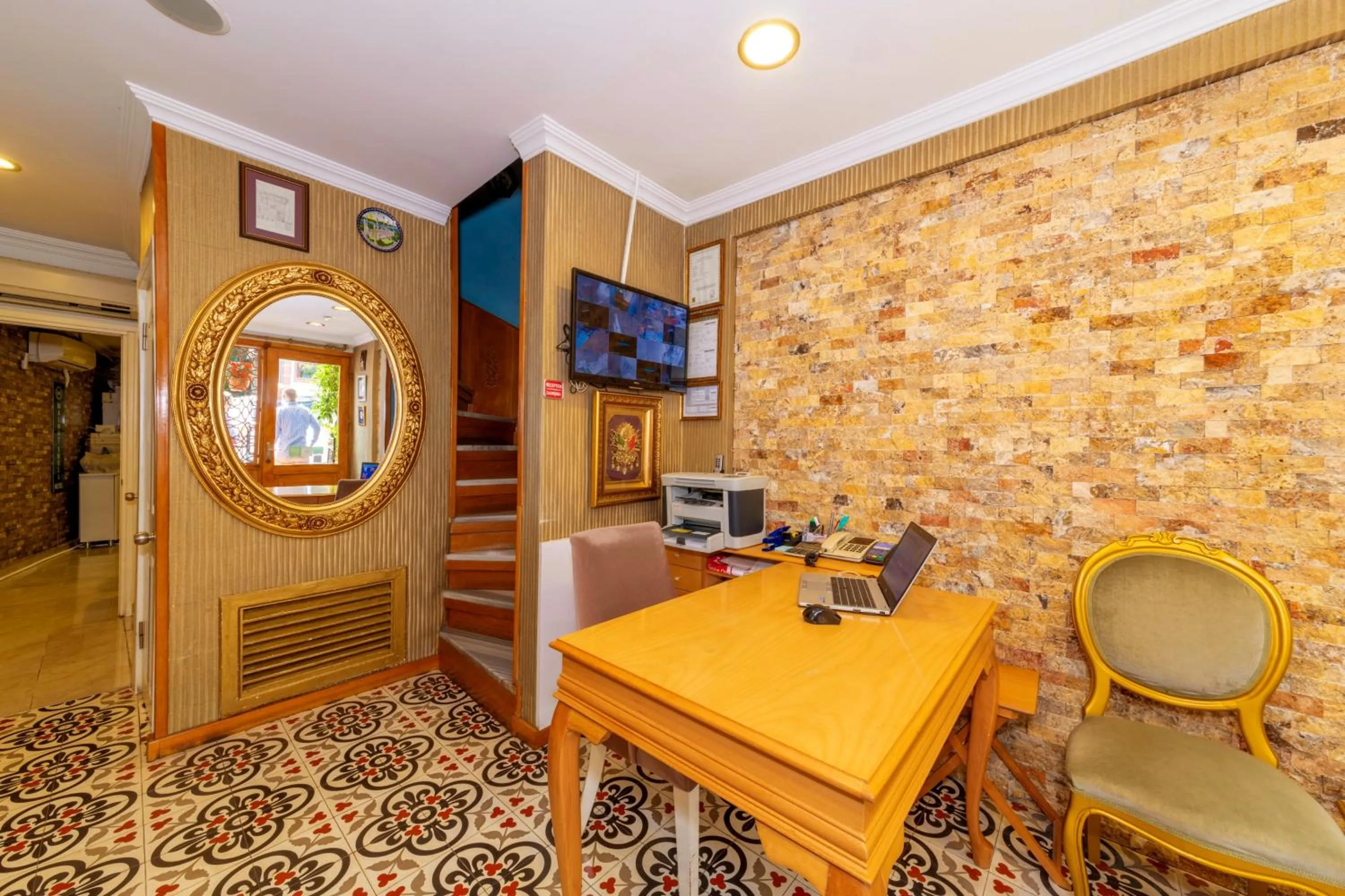 Lobby or reception in Walnut Shell Hotel