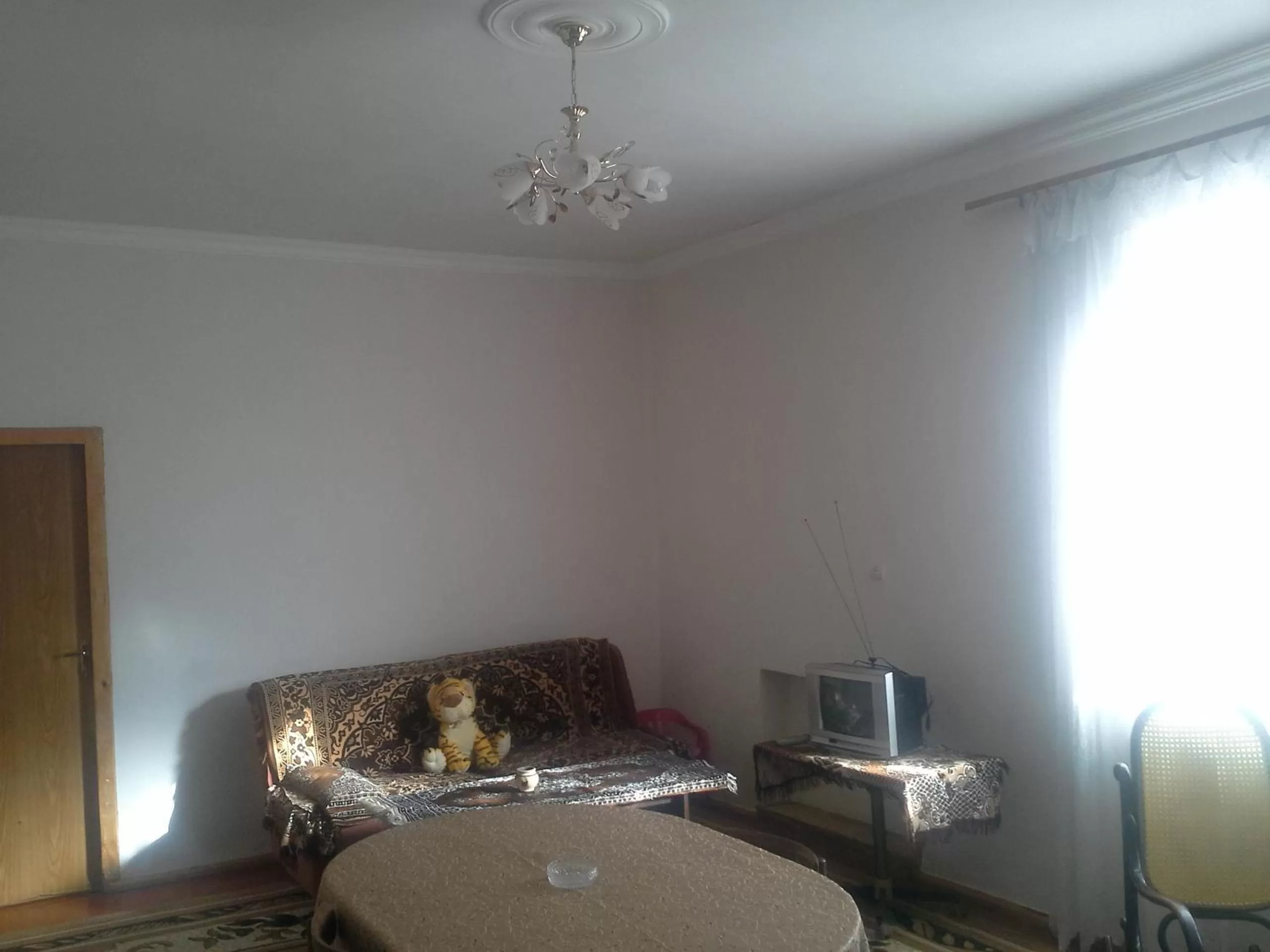 Communal lounge/ TV room in Spandaryan House