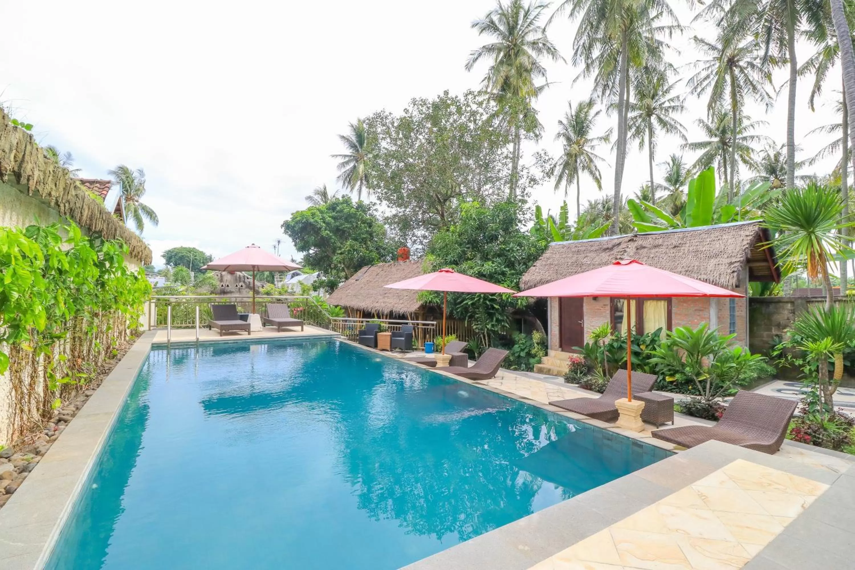 Swimming pool in Senggigi Cottages Lombok