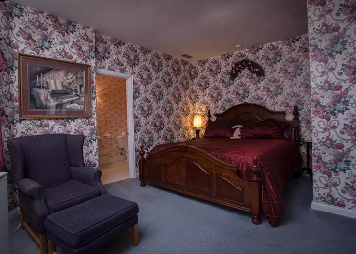 Bed in Rabbit Creek Bed & Breakfast