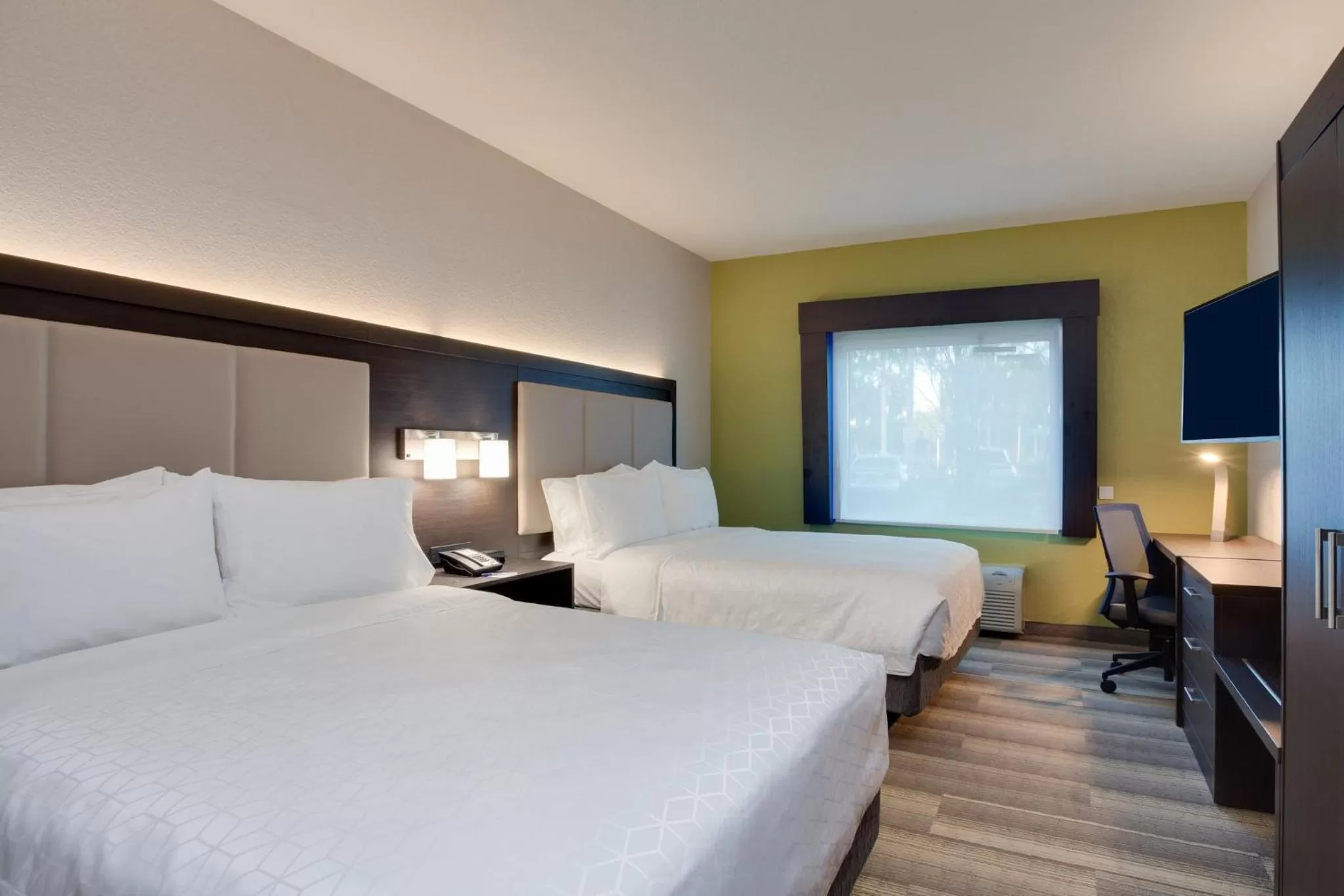 Photo of the whole room, Bed in Holiday Inn Express Hotel & Suites Fort Lauderdale Airport/Cruise Port by IHG