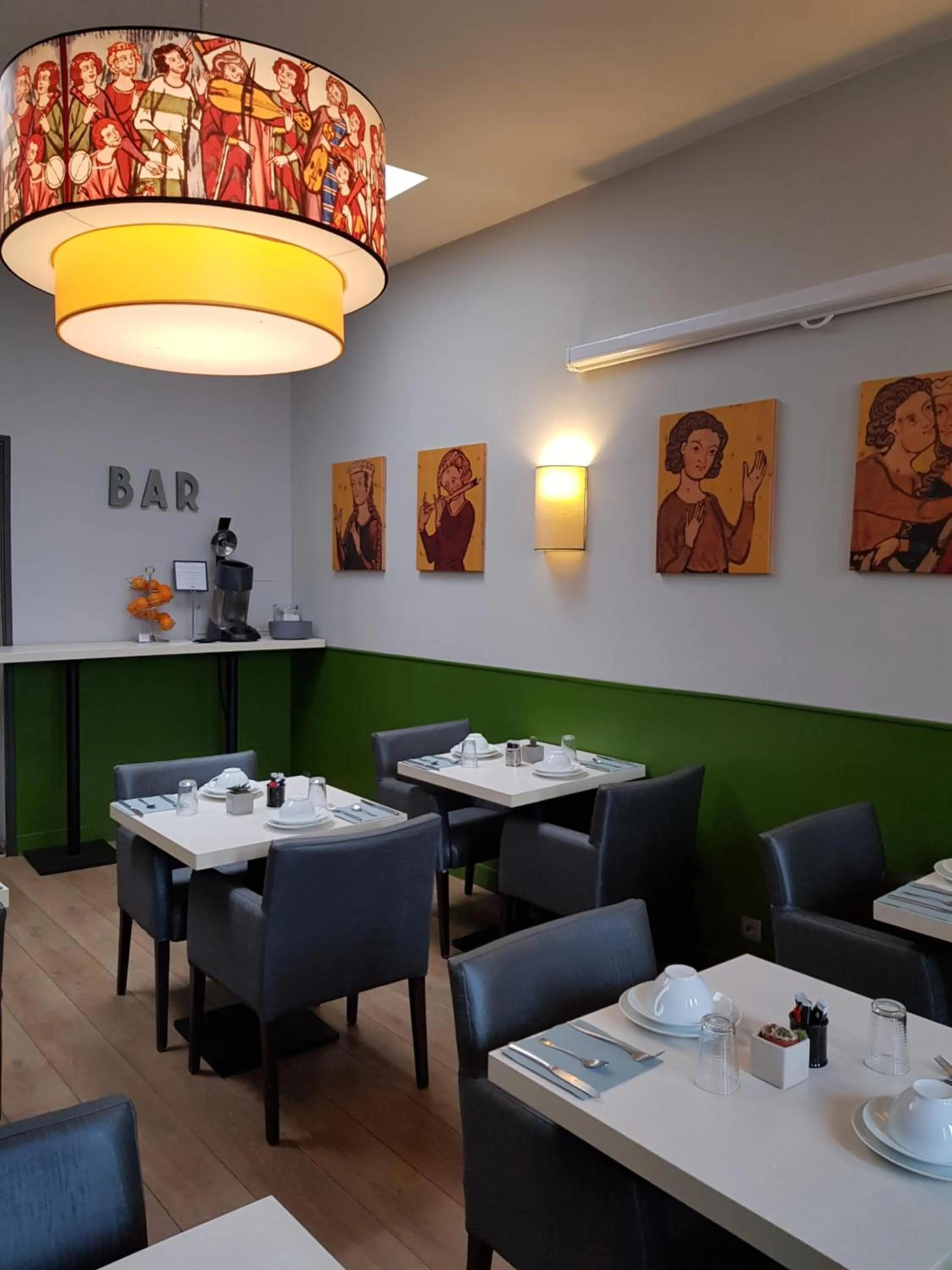 Buffet breakfast in Hôtel St Sernin