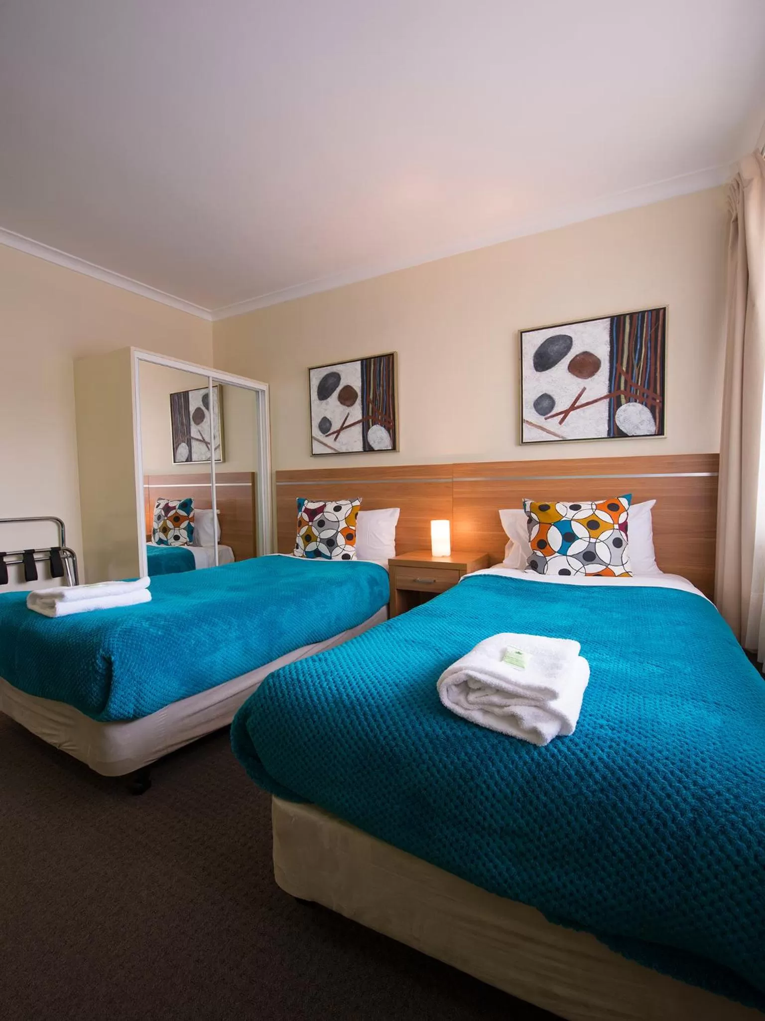 Family Room in 3 Sisters Motel