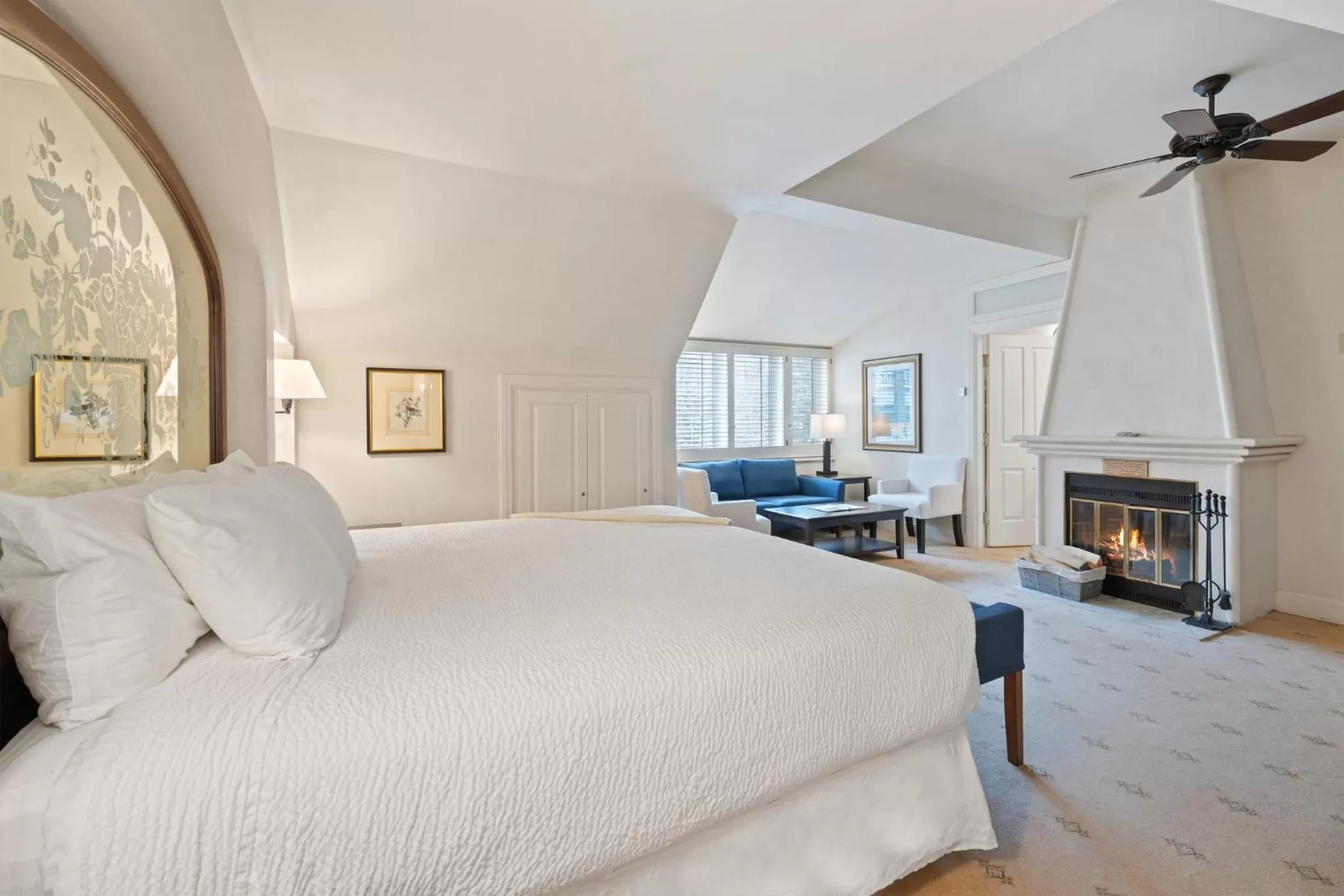 Bedroom, Bed in Poste Montane Lodge by East West