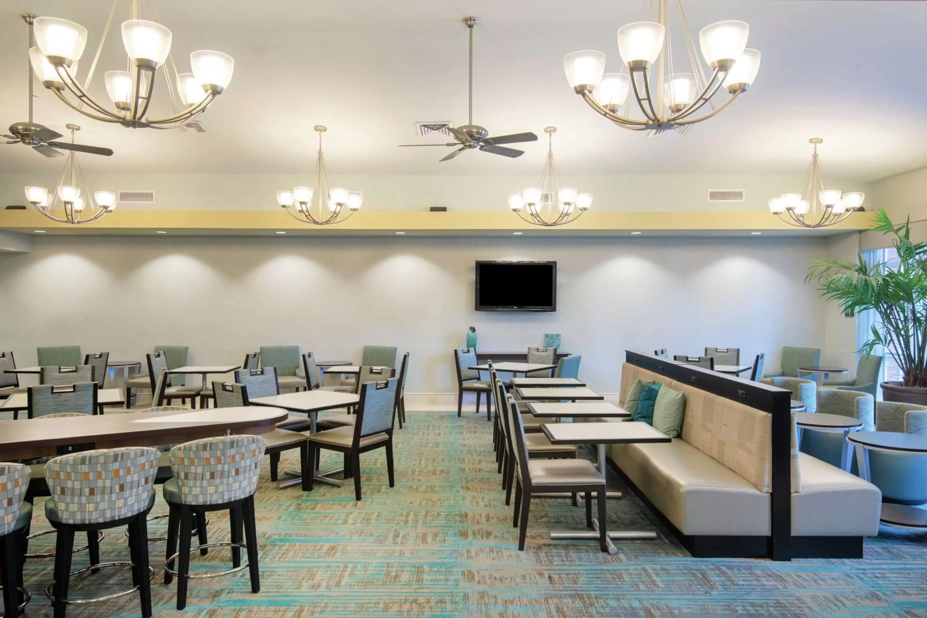 Dining area in Homewood Suites Port Saint Lucie-Tradition