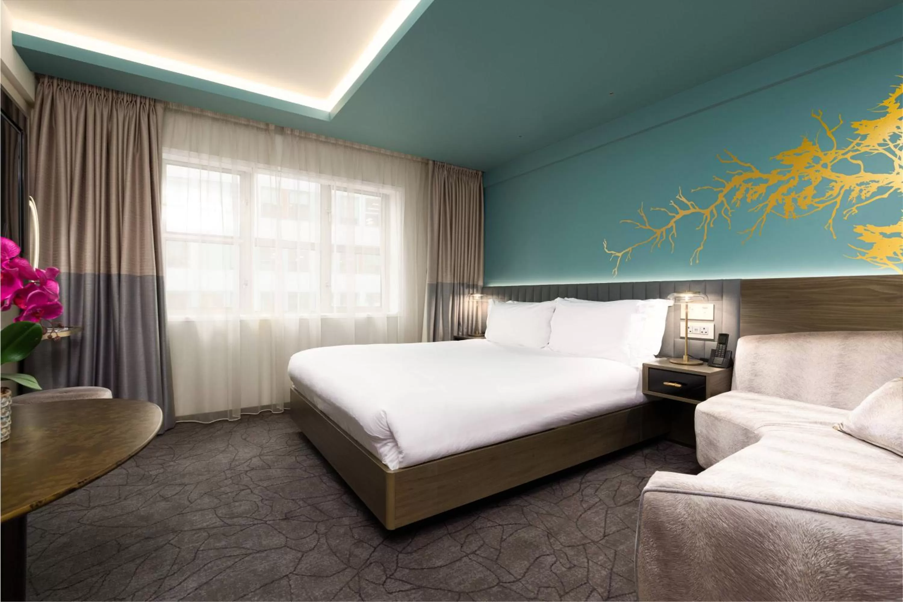 Bedroom, Bed in Middle Eight - Covent Garden - Preferred Hotels and Resorts