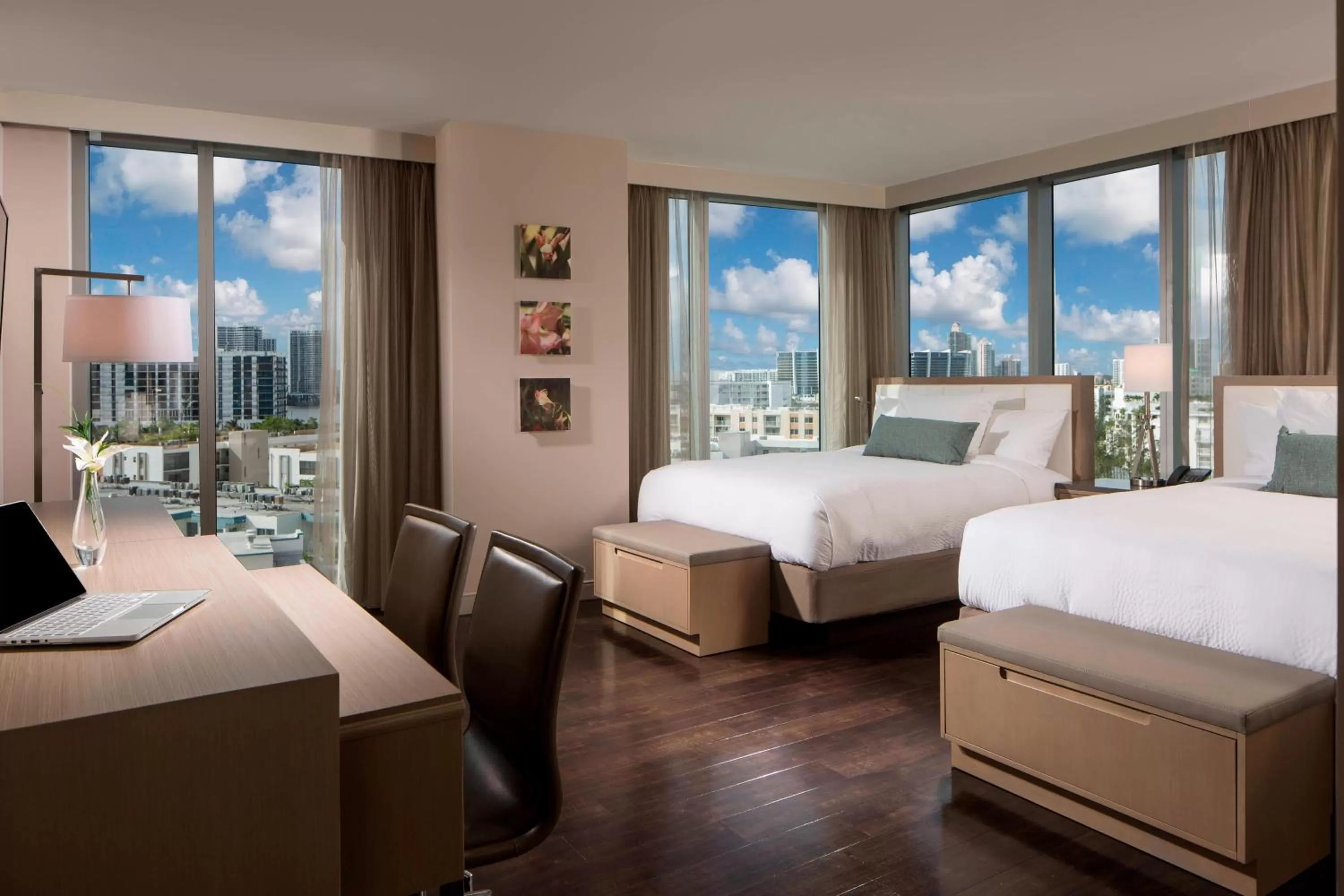 Photo of the whole room, Bed in Residence Inn Miami Sunny Isles Beach
