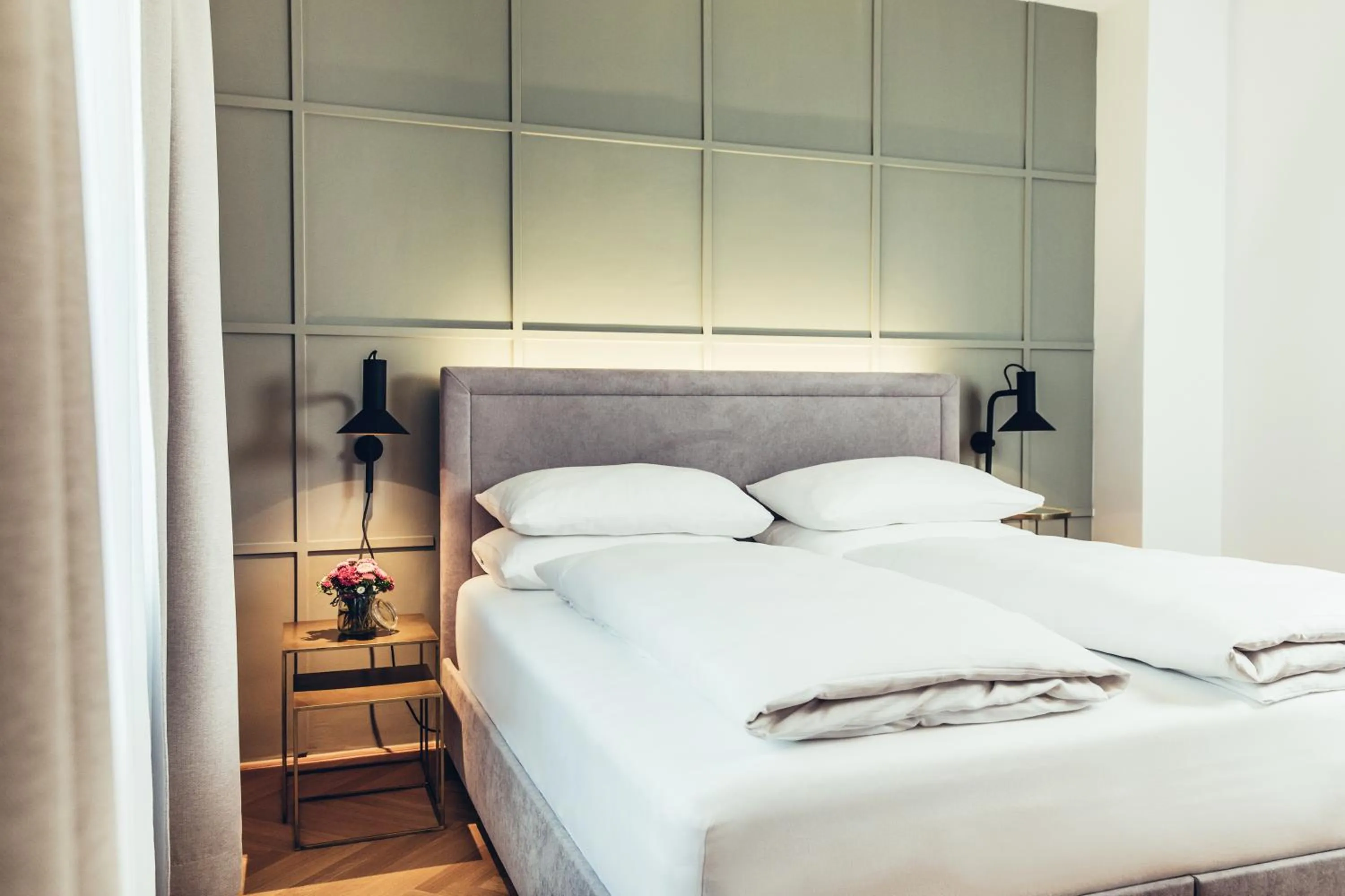 Bed in Hotel Dermuth Klagenfurt