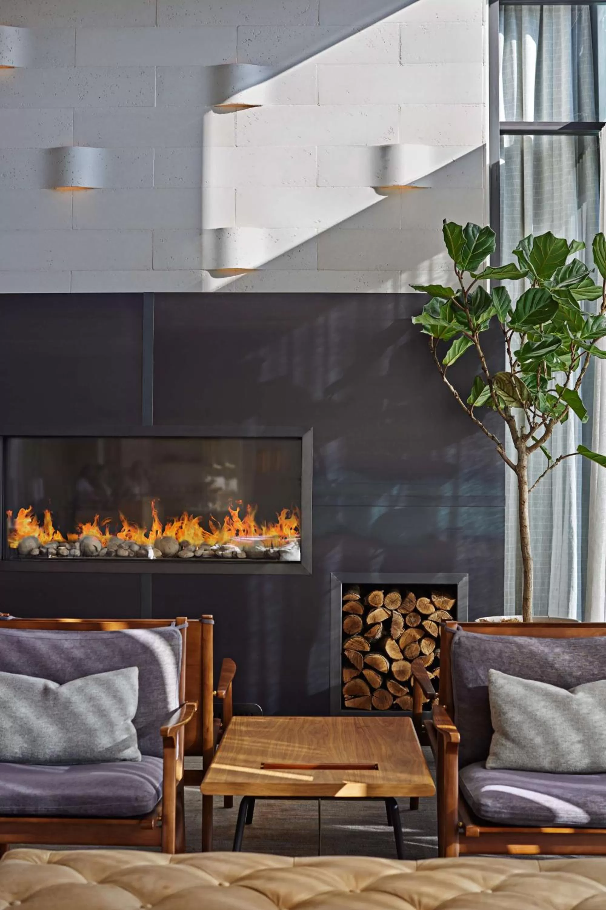 Lobby or reception in Tapestry By Hilton The Fort Sutter Hotel Sacramento, Ca