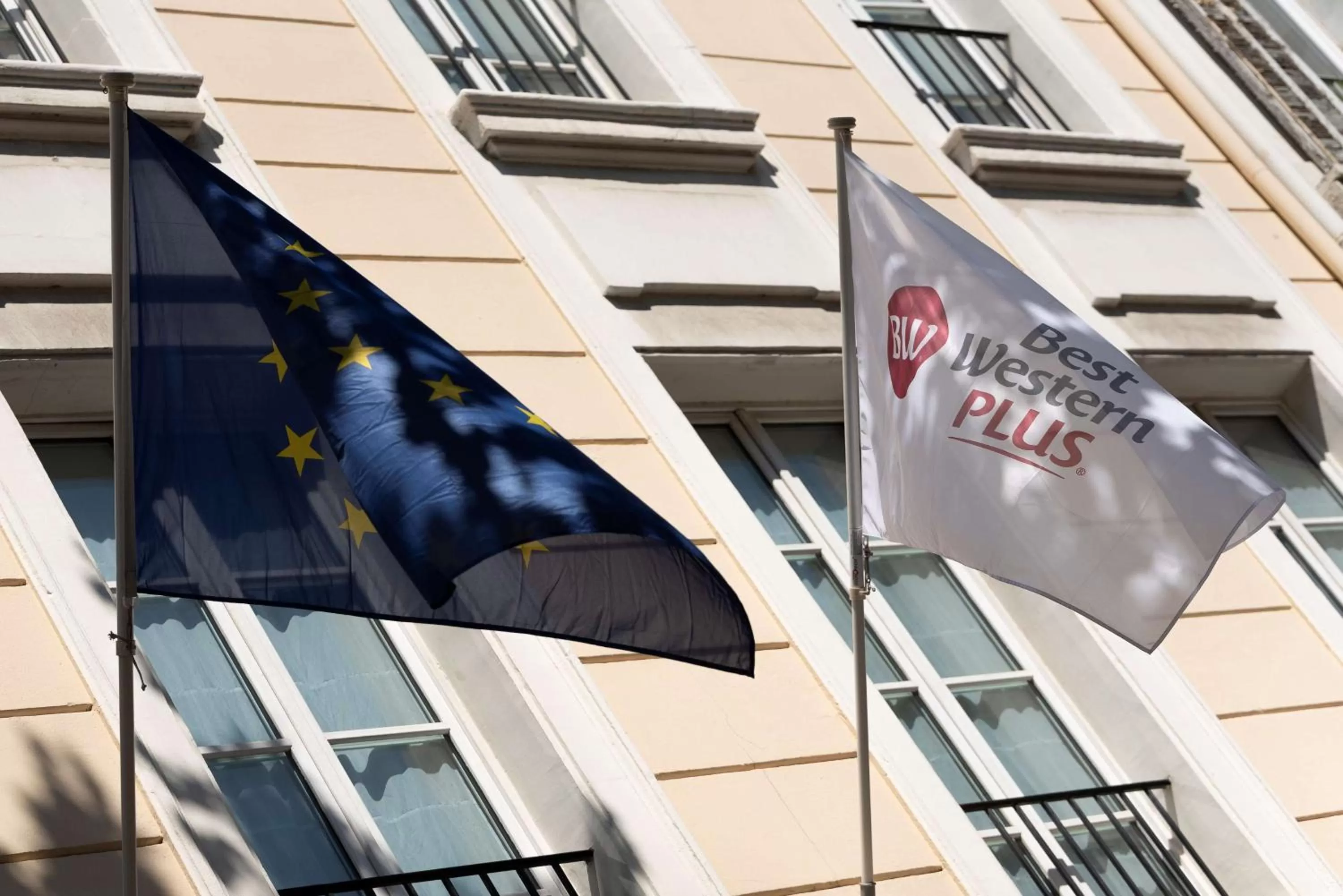 Property building in Best Western Plus Hôtel La Joliette