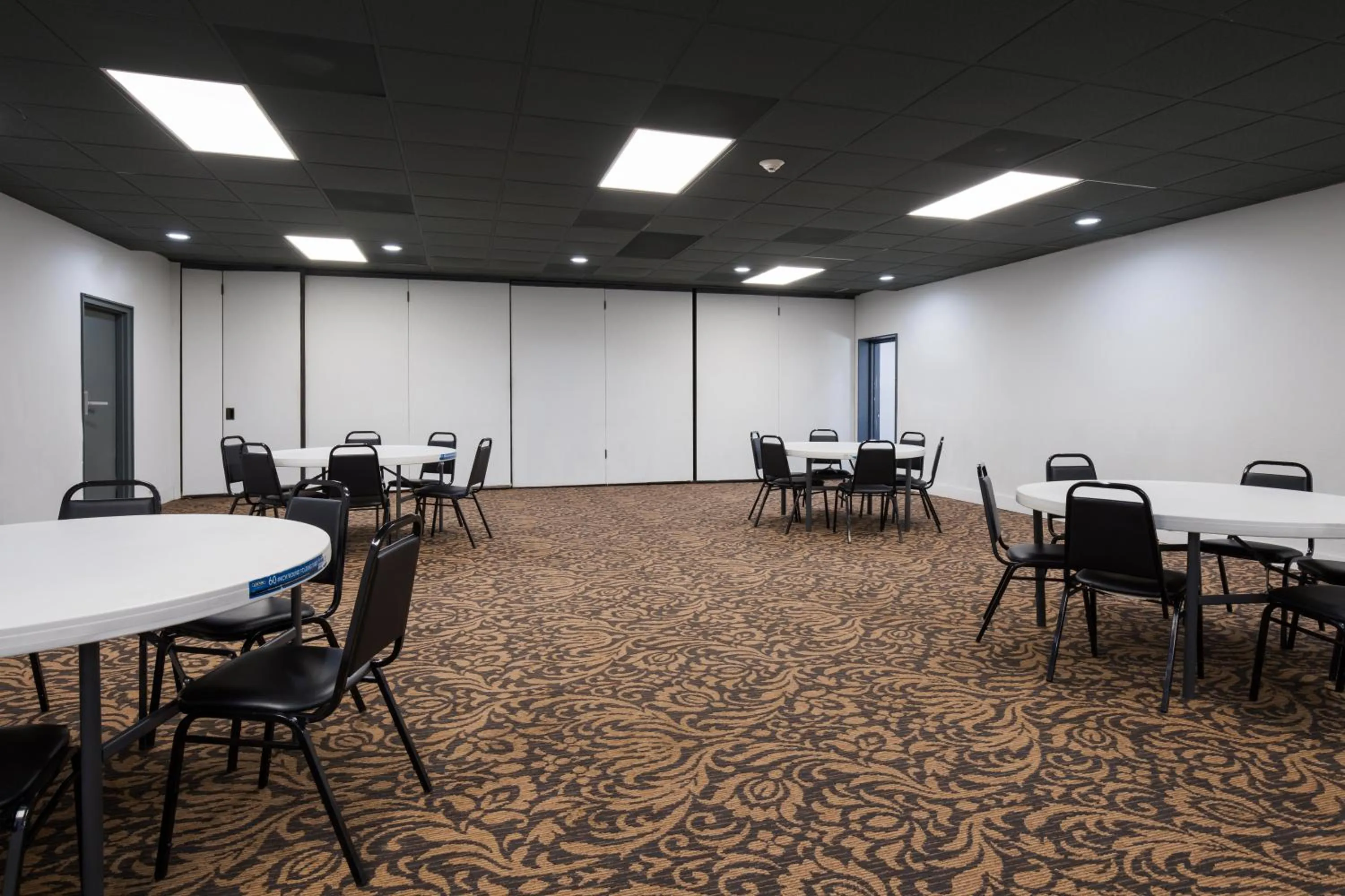 Meeting/conference room in Horizon Inn & Suites