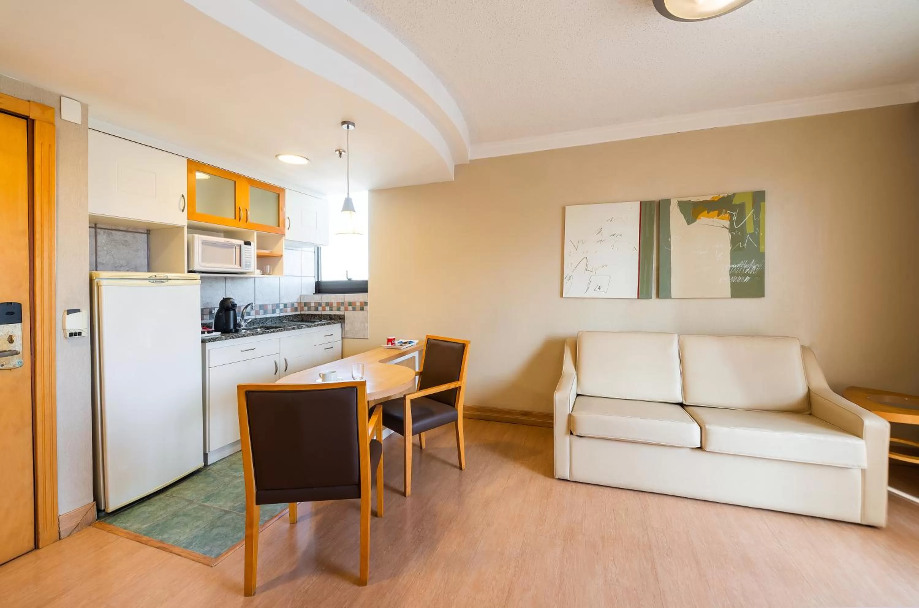 Living room in Manhattan Porto Alegre by Mercure - 5 minutos do Hospital Moinhos de Vento