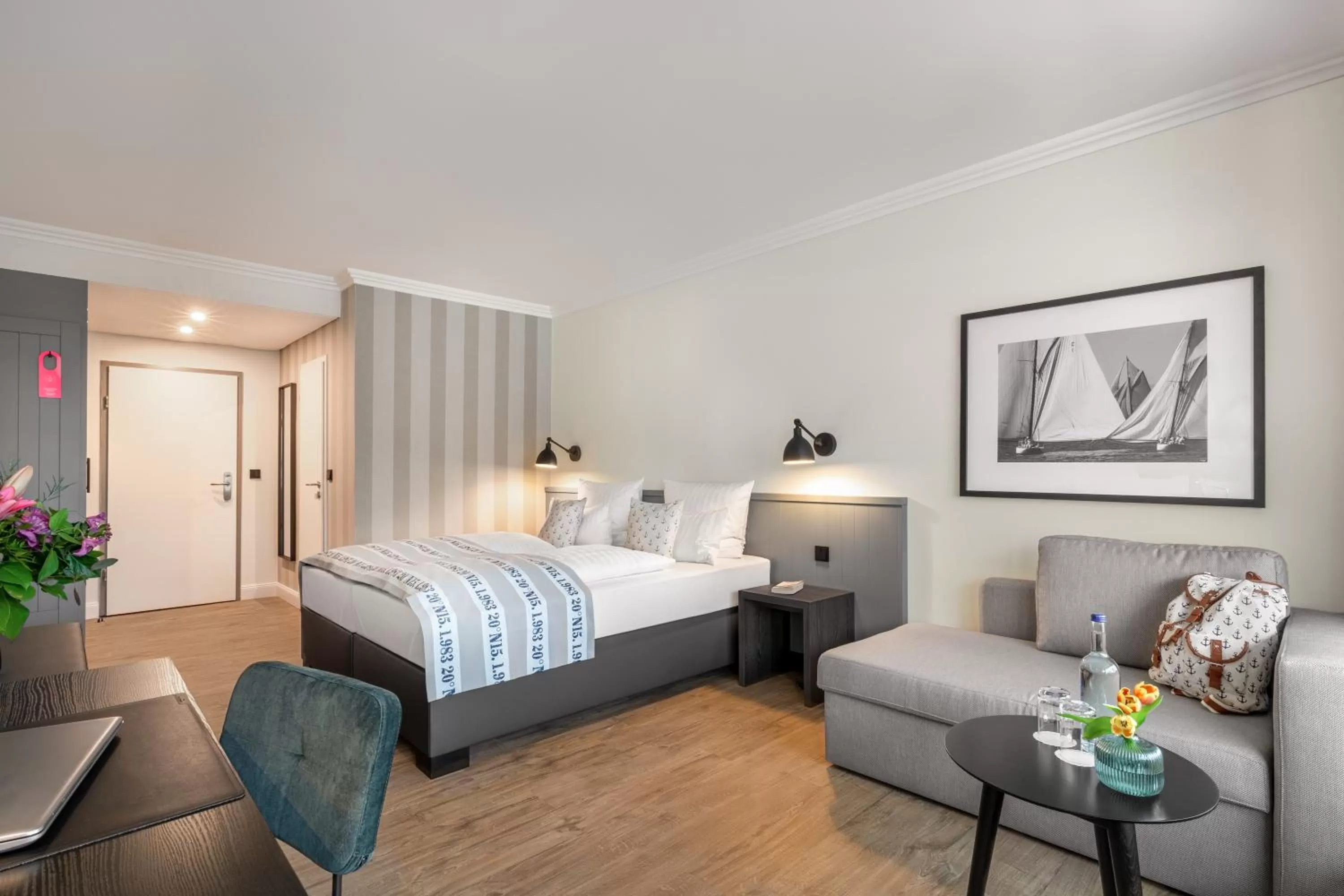 Photo of the whole room, Bed in Hotel Yachtclub