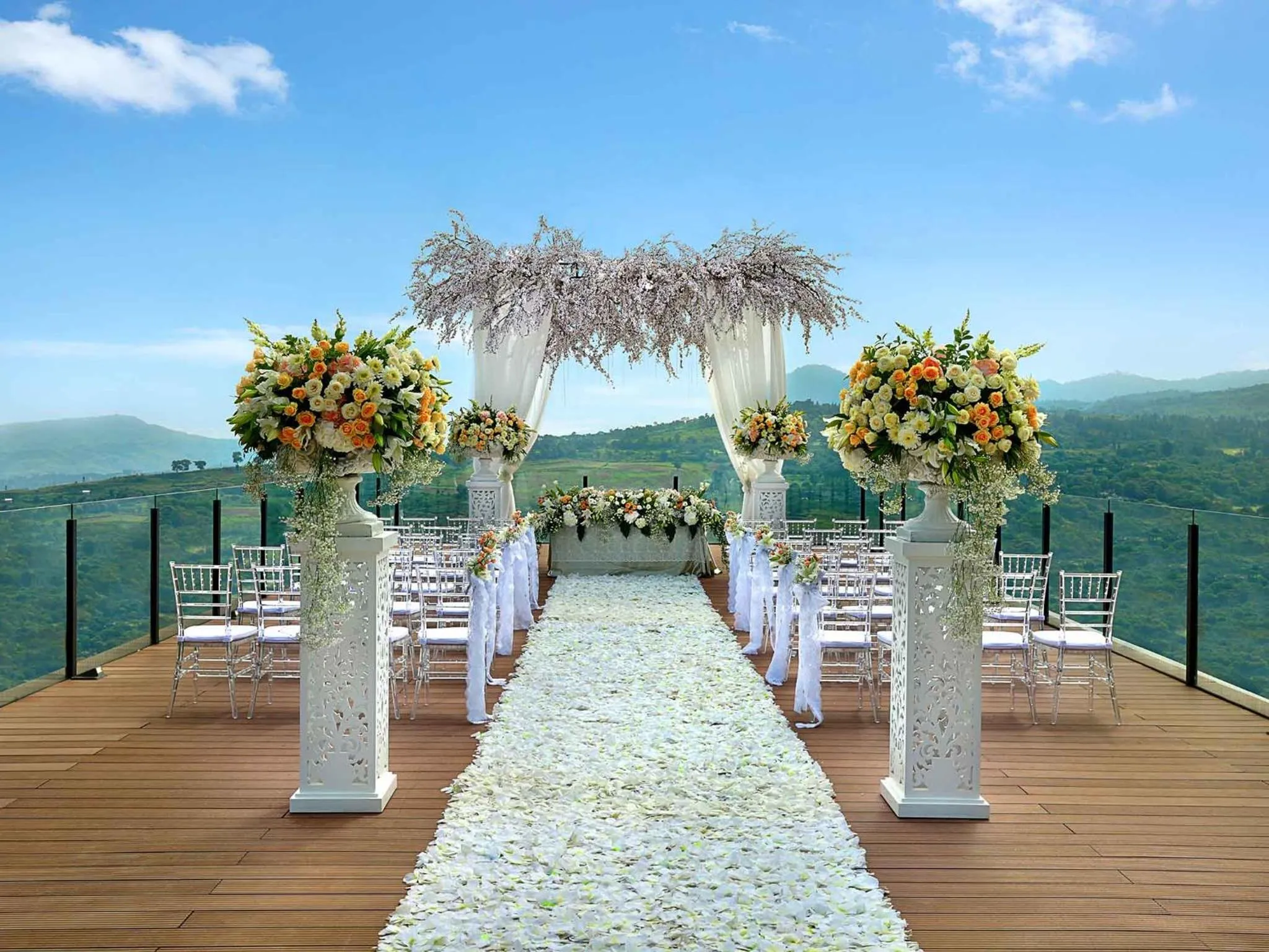 Entertainment in Royal Tulip Gunung Geulis Resort and Golf