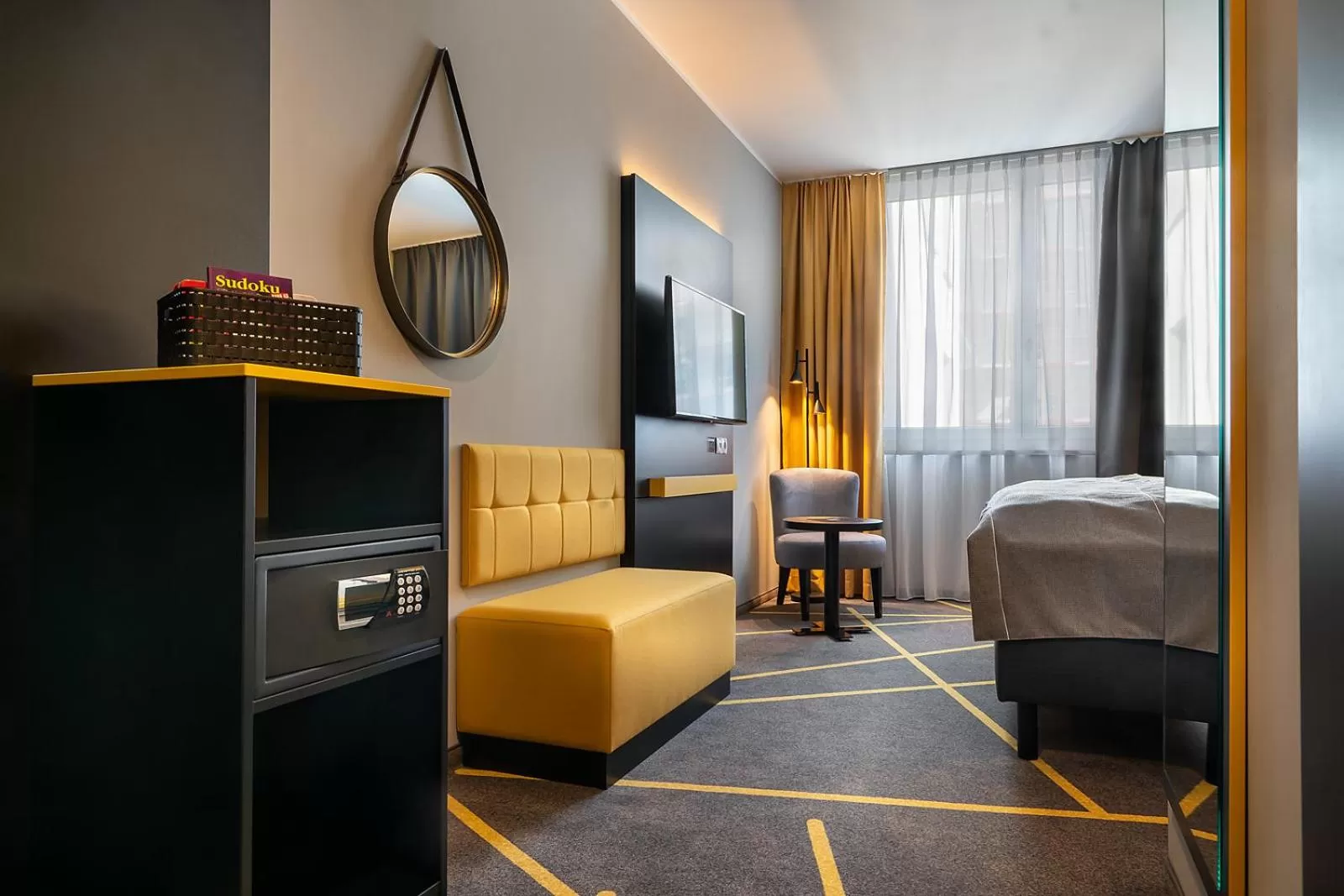 Living room, Bed in Holiday Inn - the niu, Fury Aschheim Messe by IHG