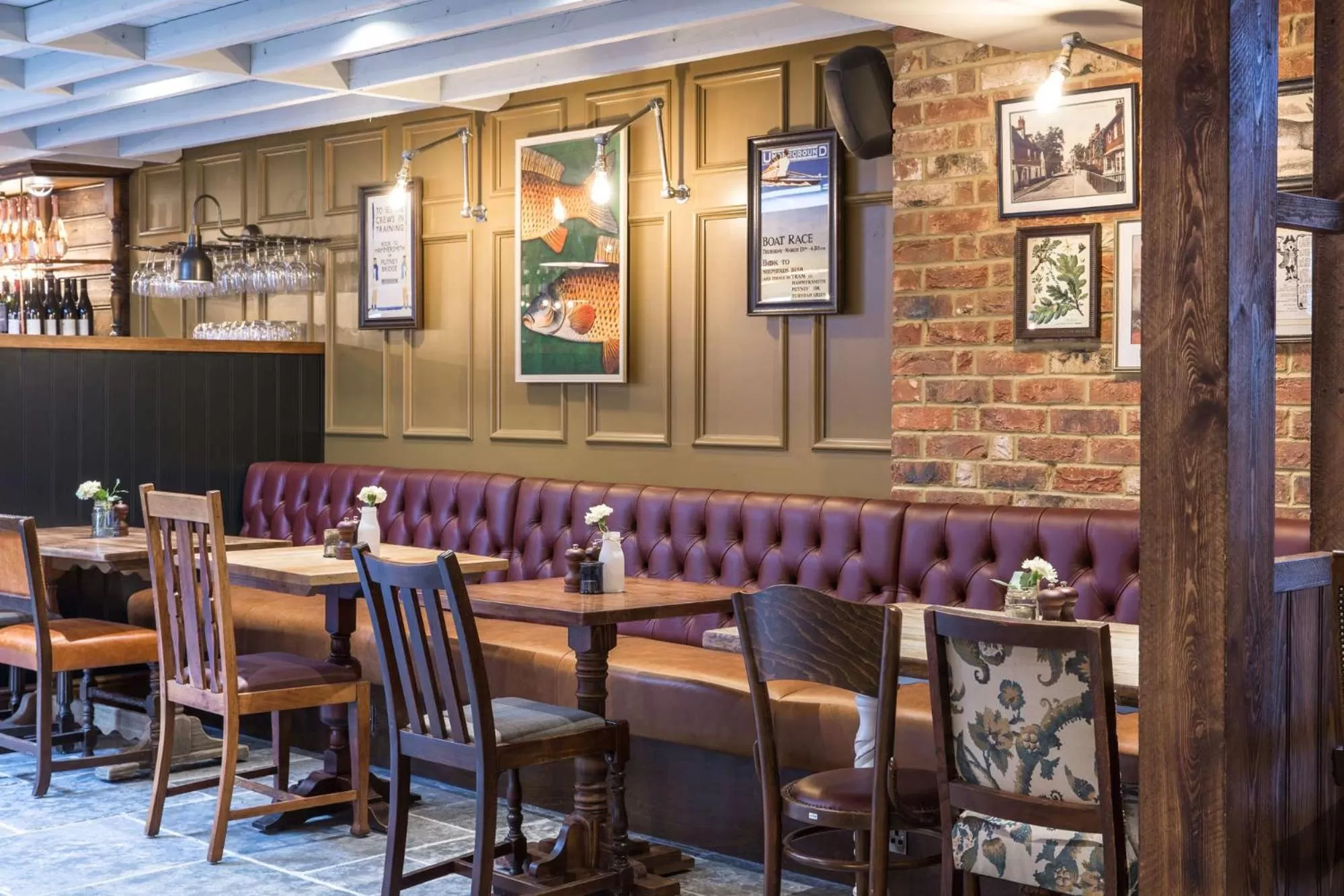 Restaurant/places to eat in The Bridge Hotel