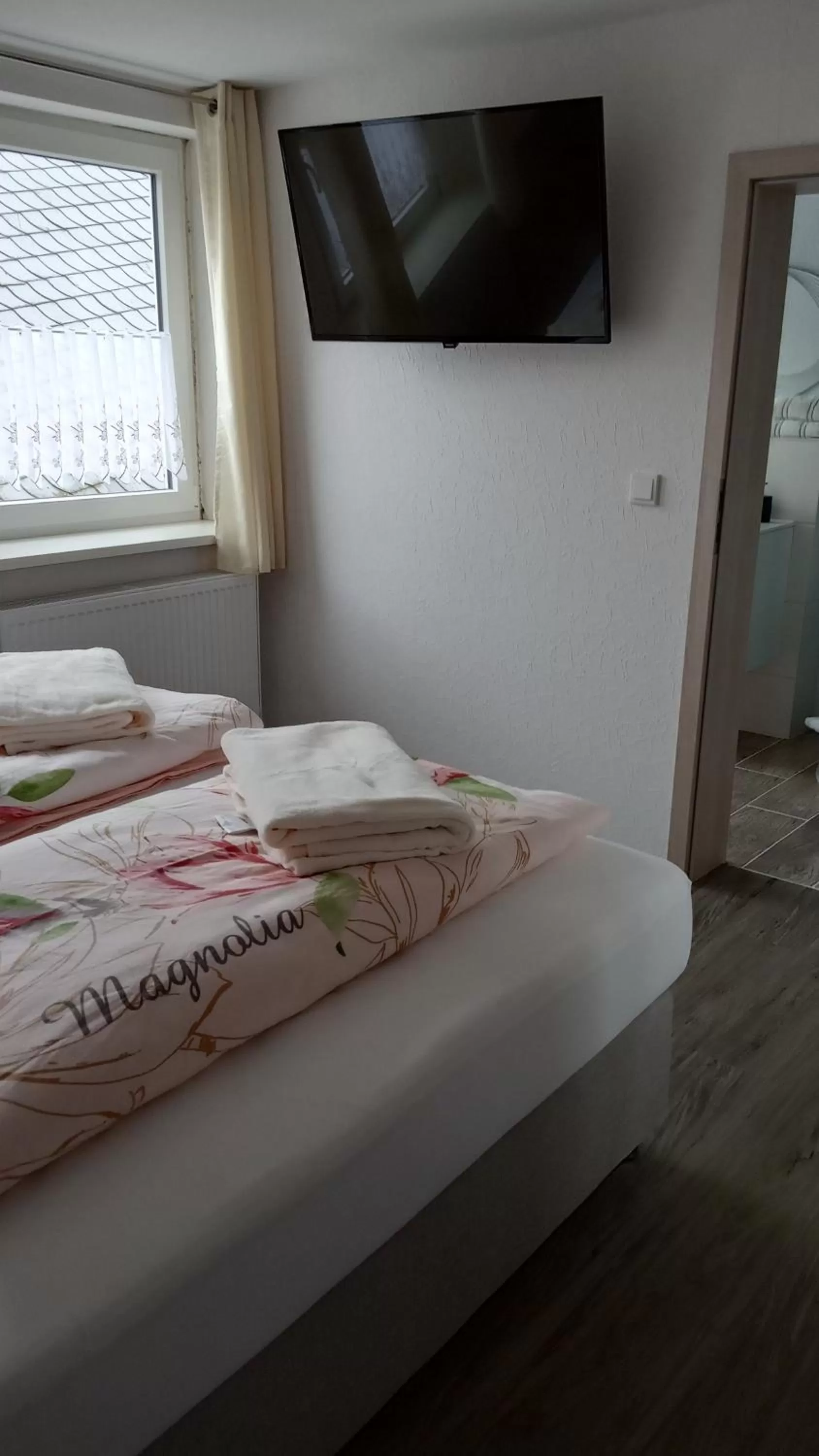 Bed in Gästehaus - Café Frank