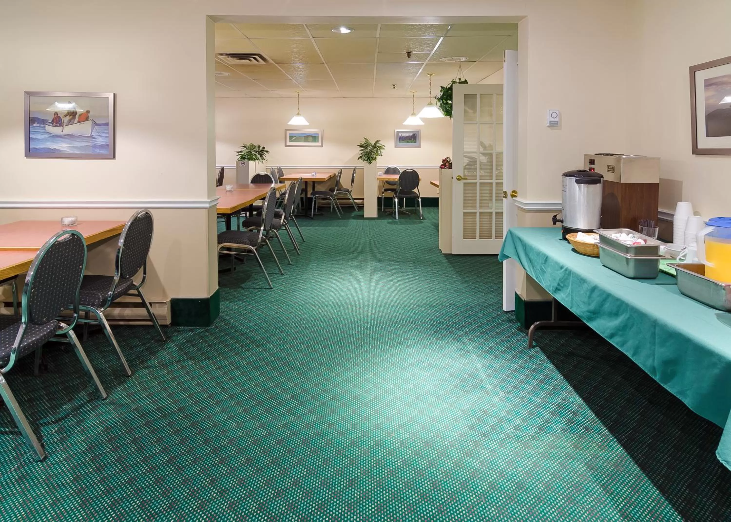 Continental breakfast in Coastal Inn Dartmouth