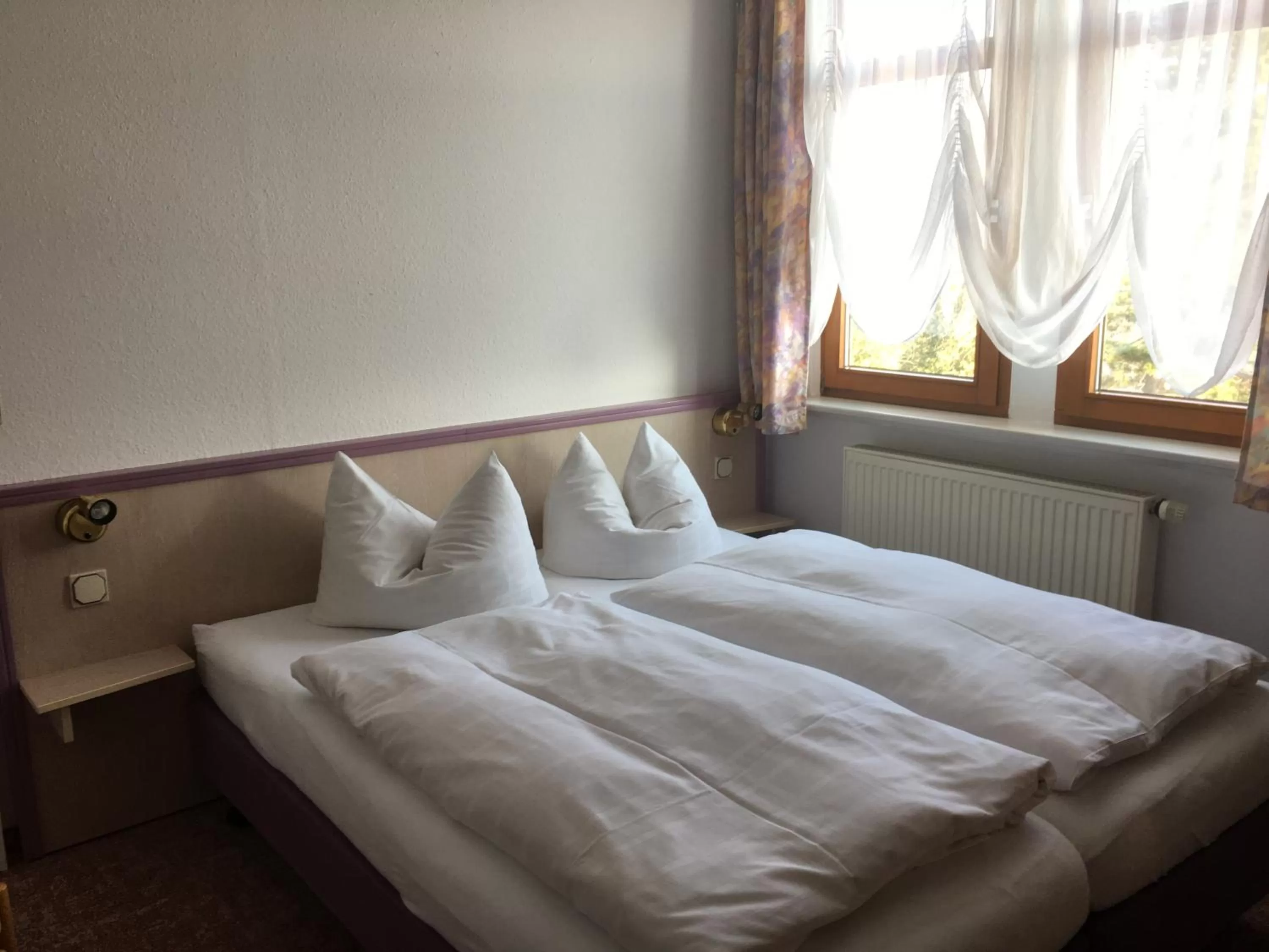 Photo of the whole room, Bed in Hotel & Restaurant Park Cafe ISA