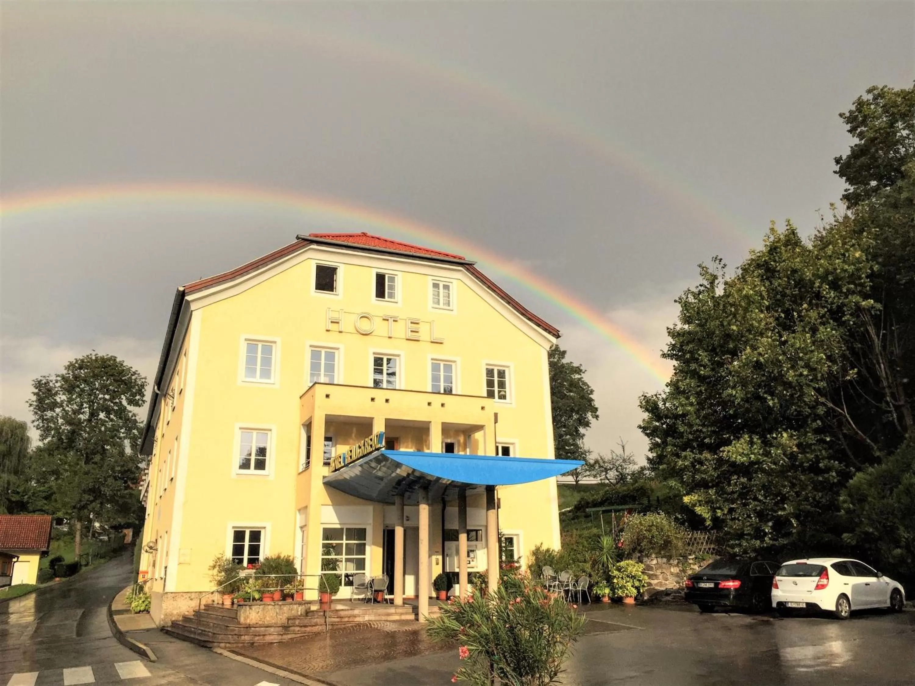 Facade/entrance in Austria Classic Hotel Heiligkreuz