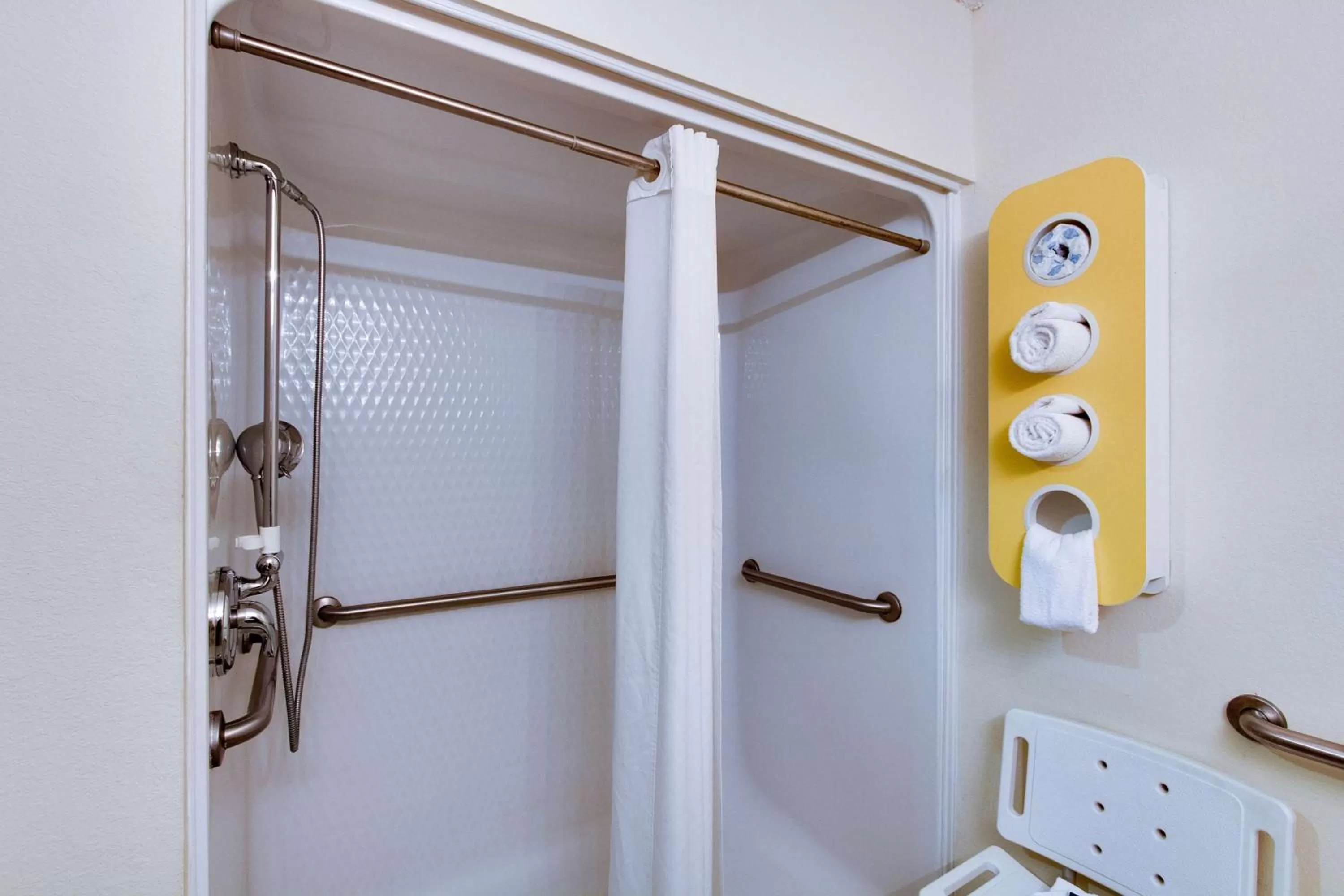 Shower in Motel 6-Hinesville, GA