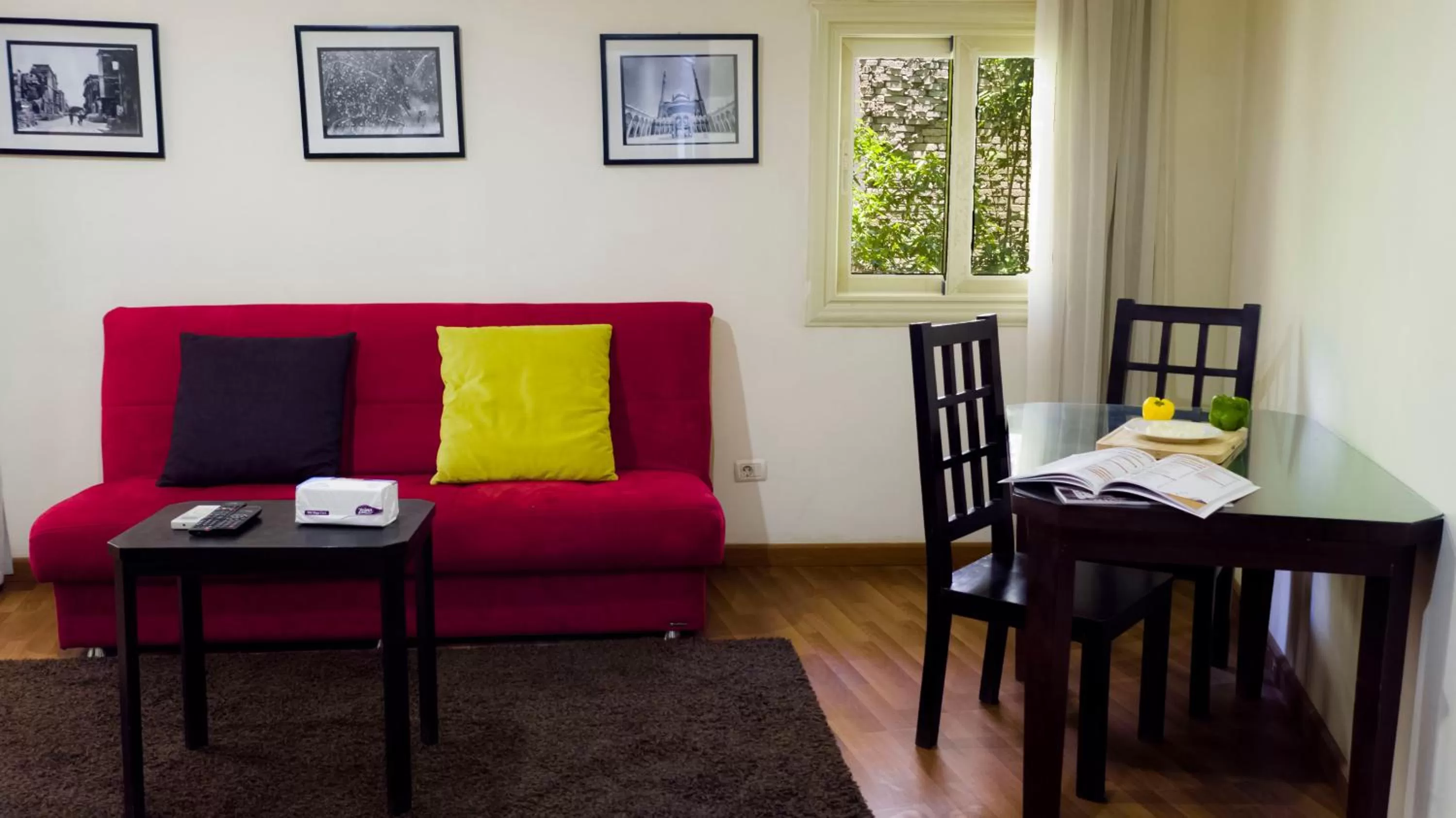 Dining area in NewCity Hotel & Suites