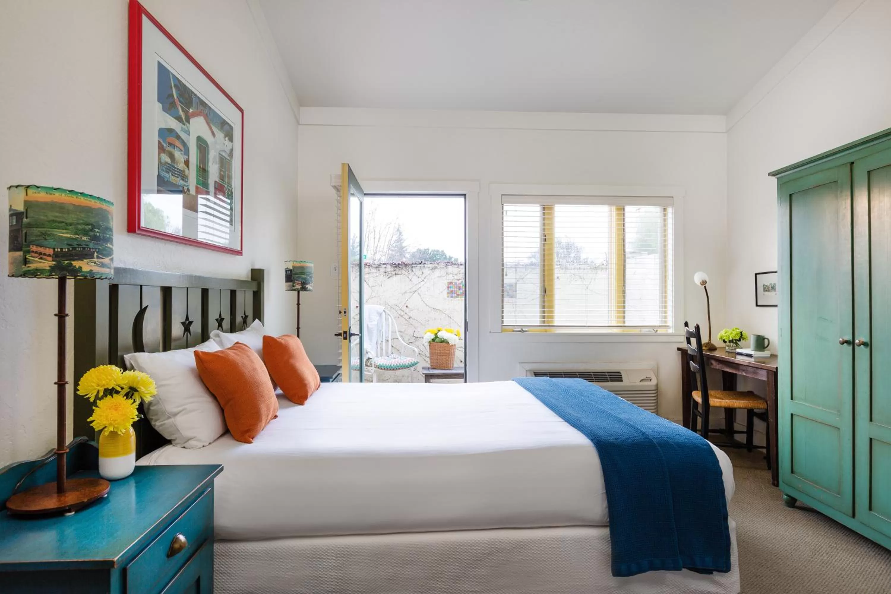 Bed in Sonoma Creek Inn