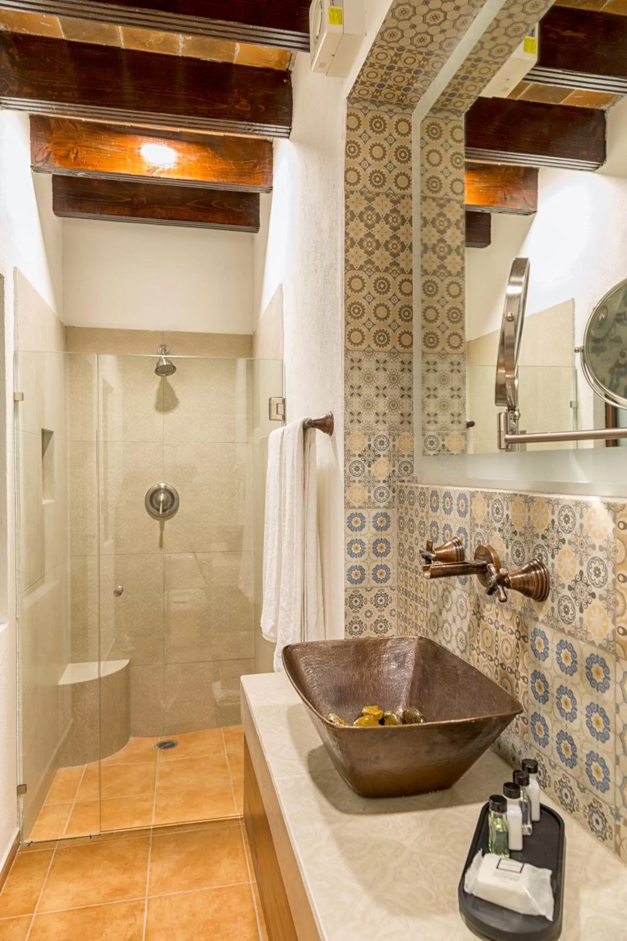 Property building, Bathroom in Morazul Hotel Boutique