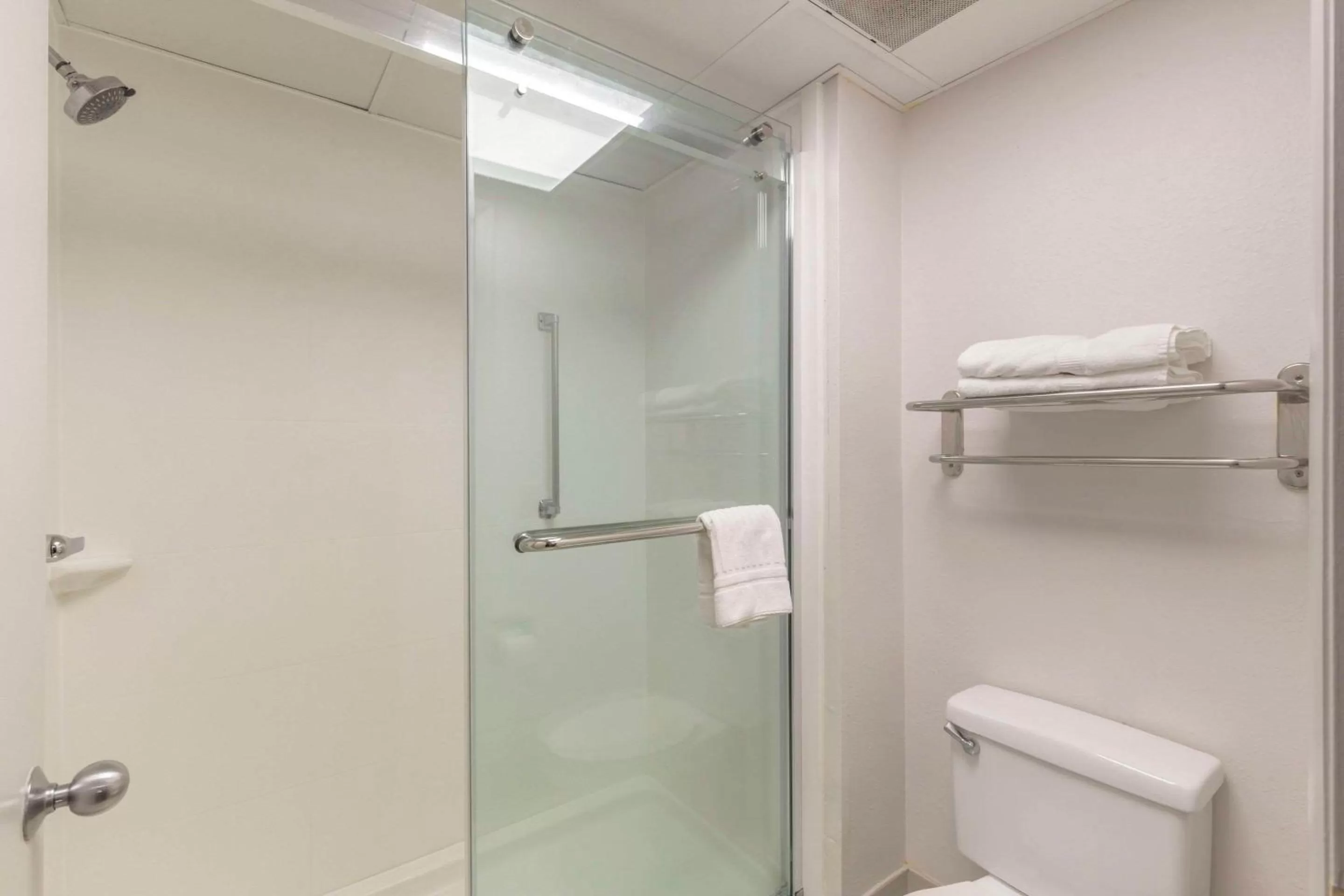 Bedroom in Comfort Inn Garner Clayton I-40