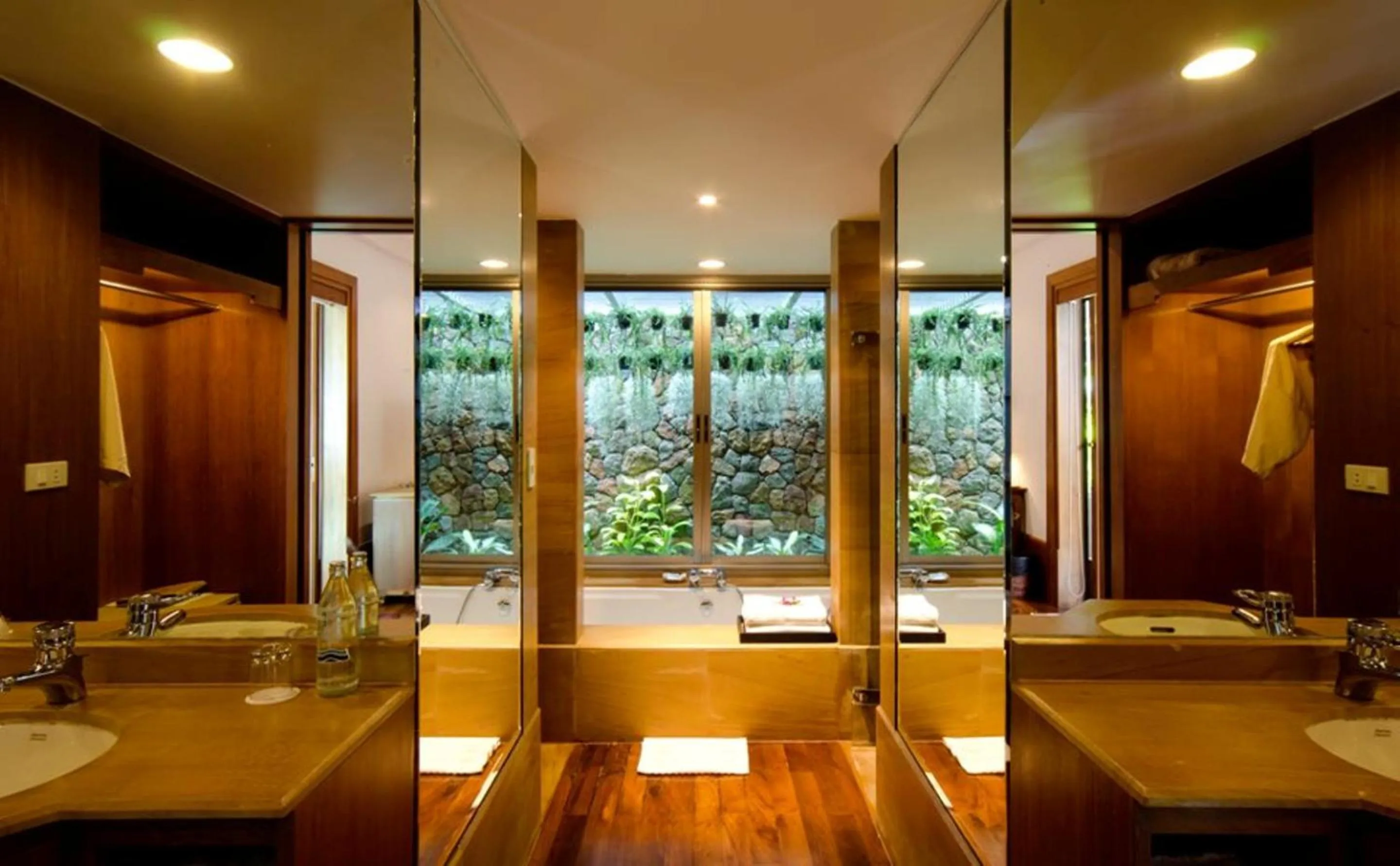 Bathroom in Nakamanda Resort and Spa