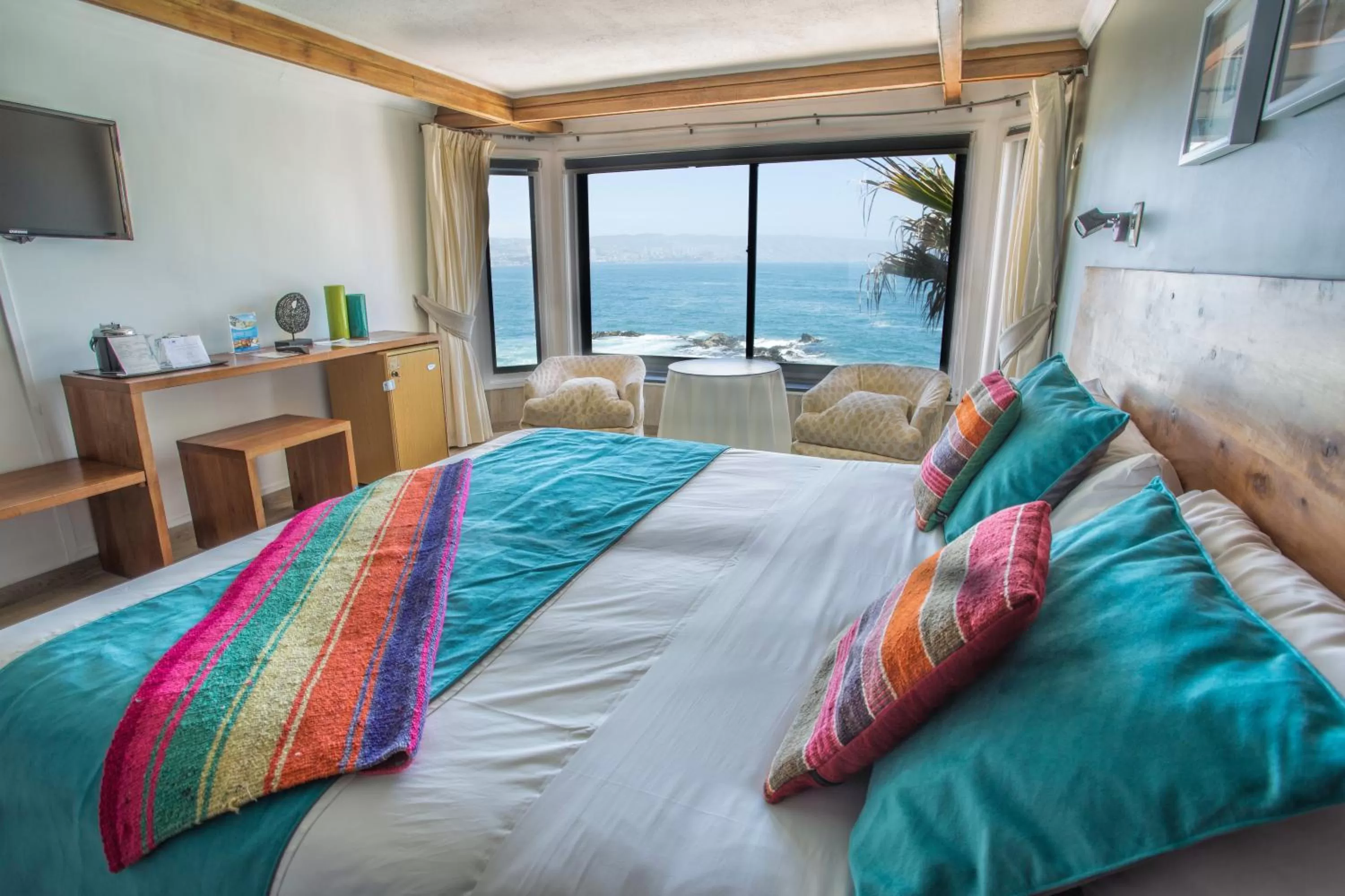 Bed in Hotel Oceanic