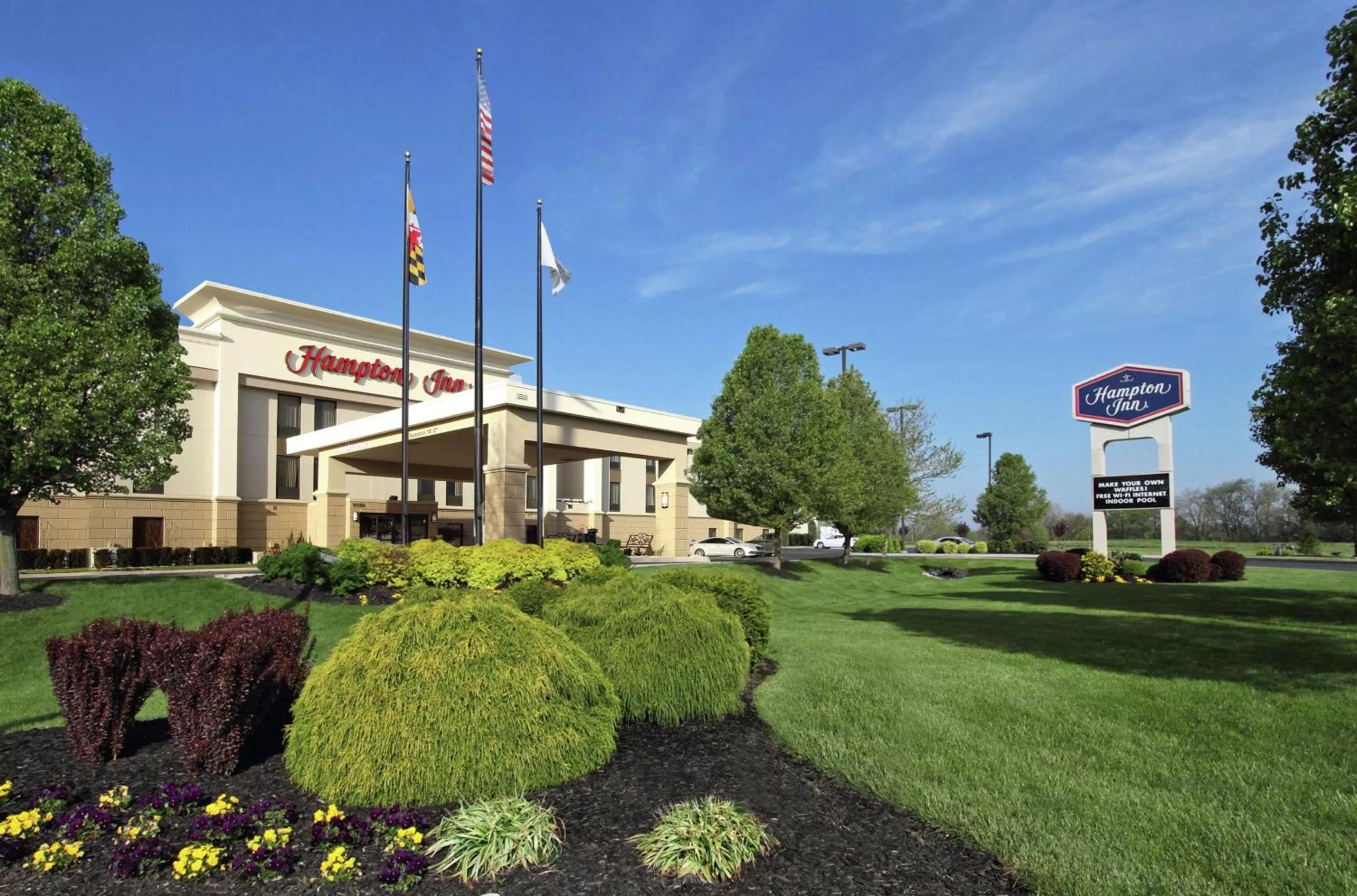 Property building in Hampton Inn Hagerstown-Maugansville