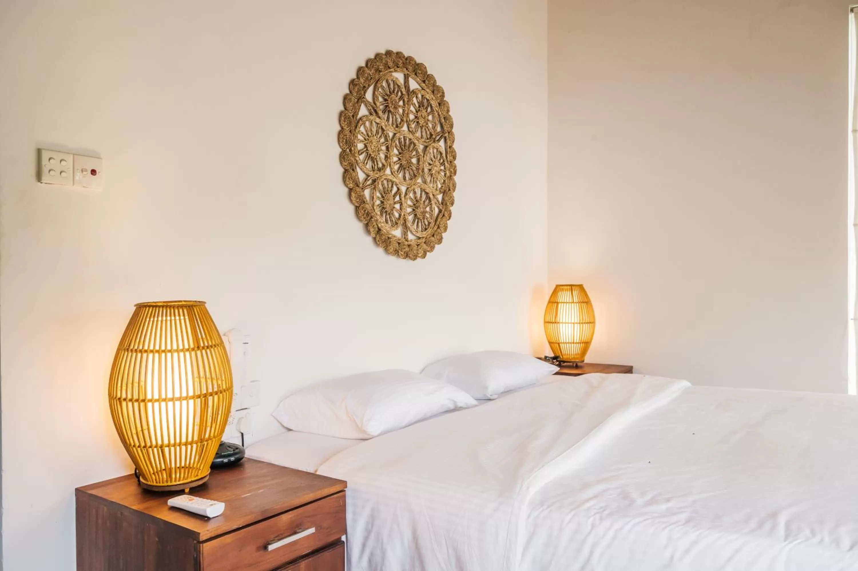 Sānti Beach House with pool & beach