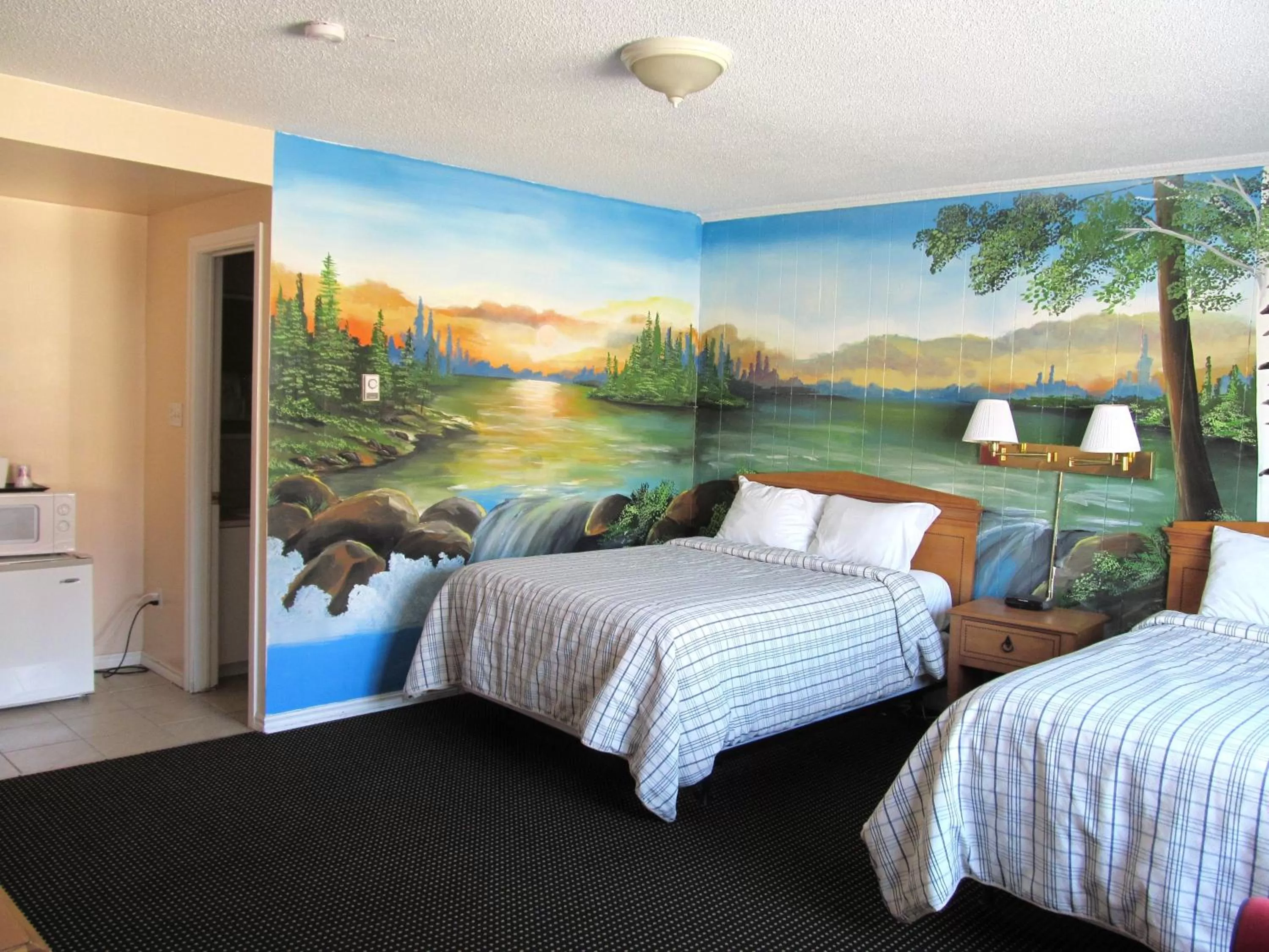 Bedroom, Bed in Knights Inn London Ontario