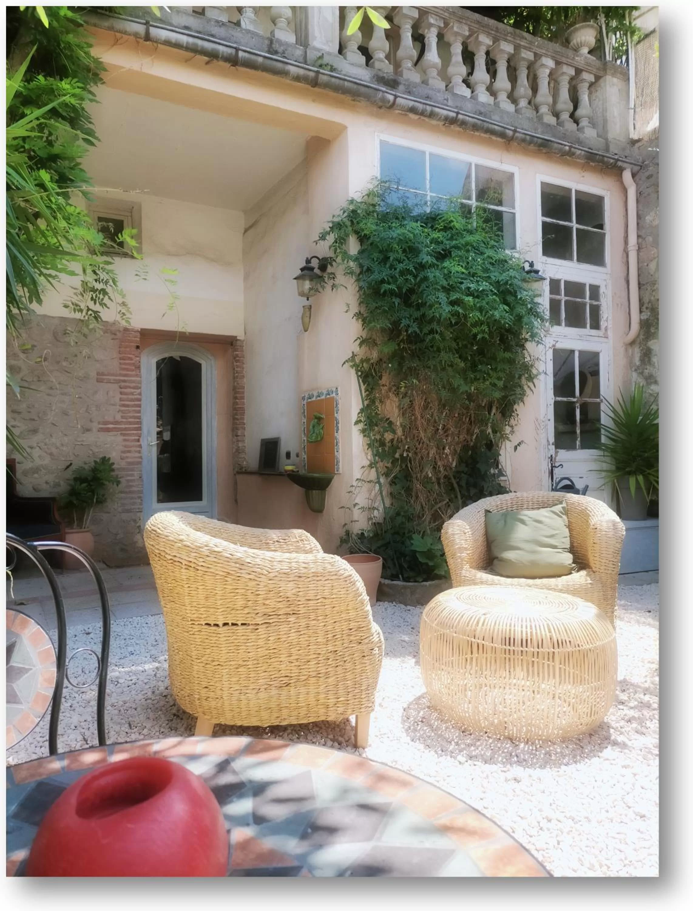 Garden in La Belle D'Âme - Guest House