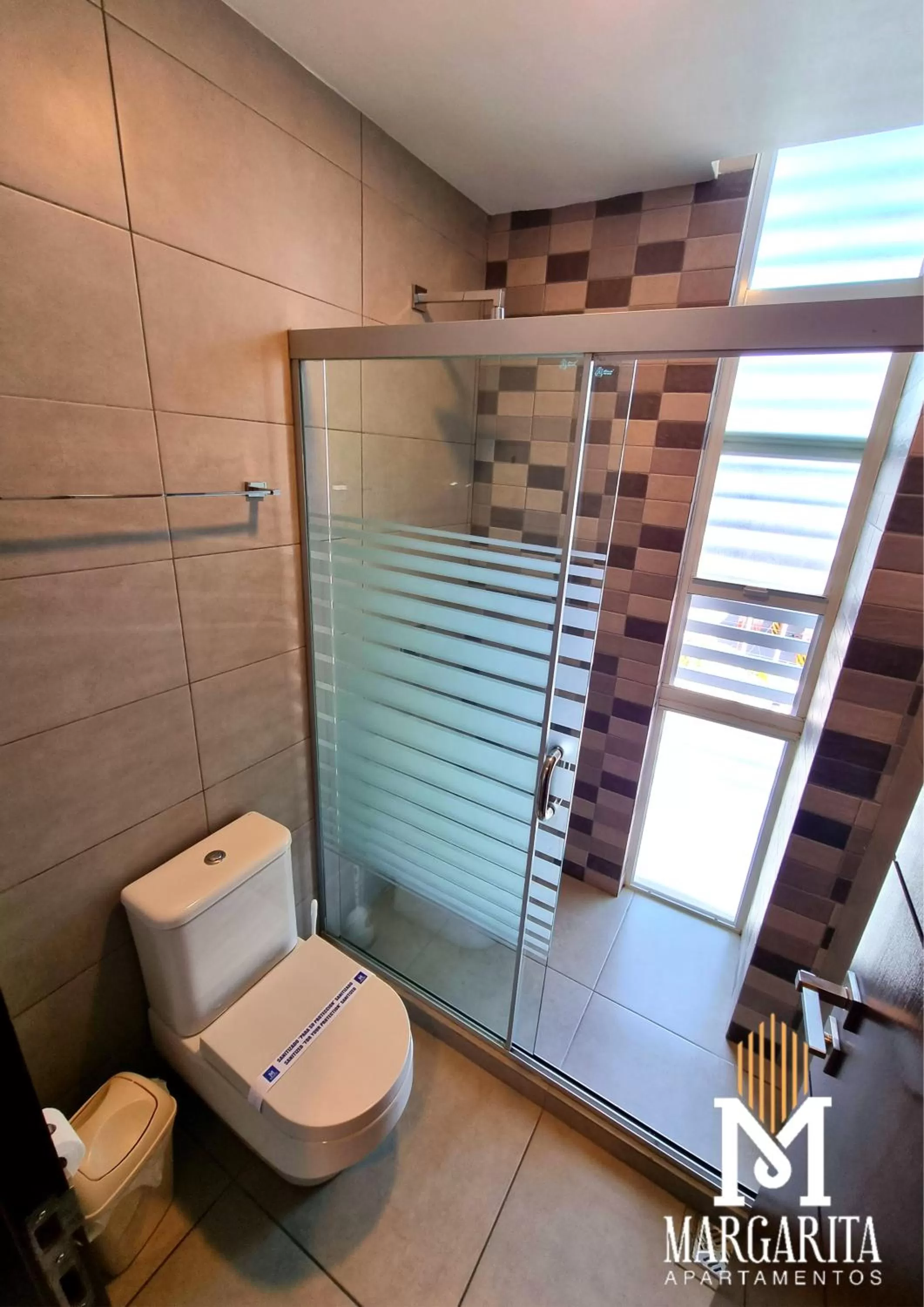 Shower, Bathroom in Margarita Apartamentos