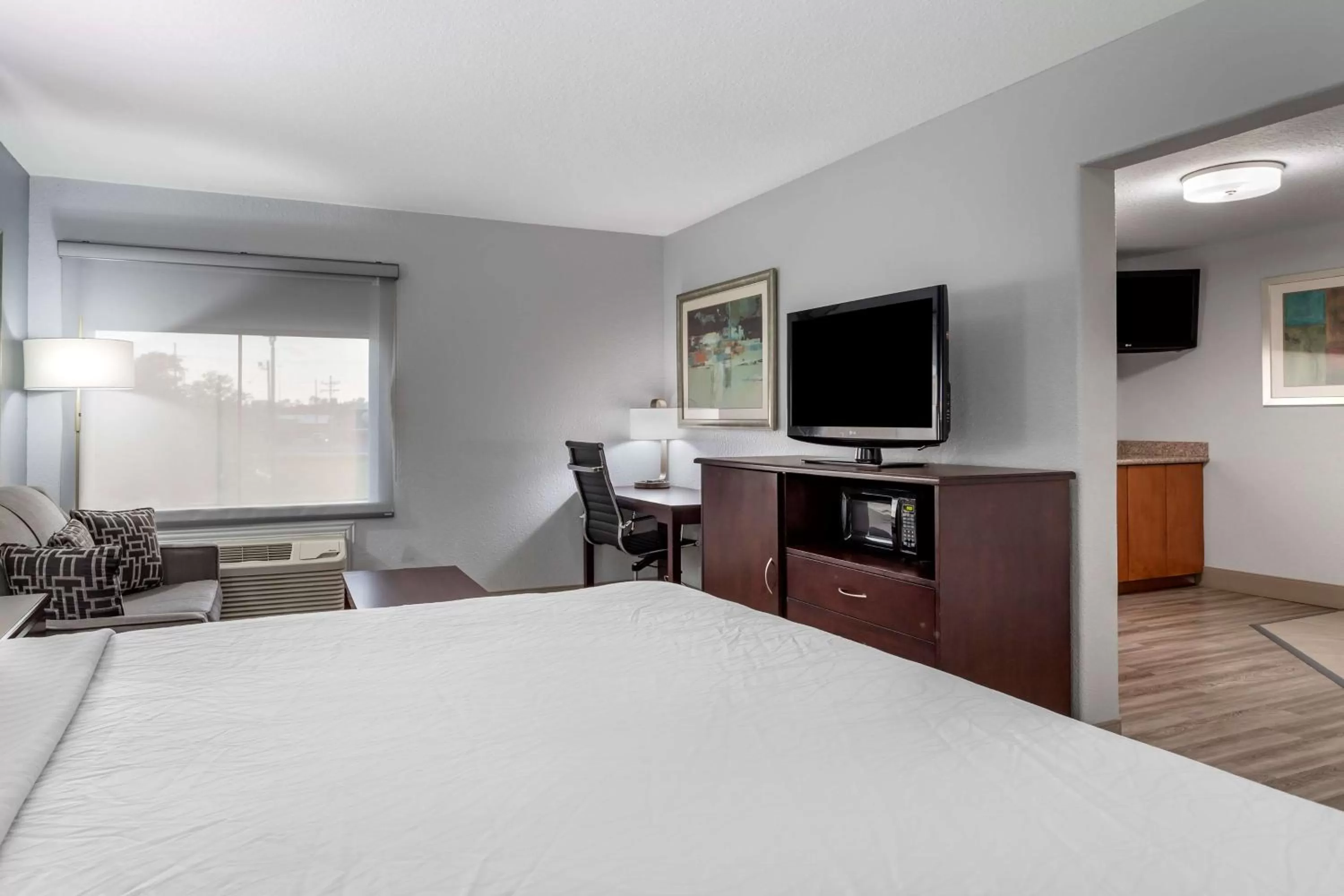 Photo of the whole room, Bed in Best Western Plus Orange County