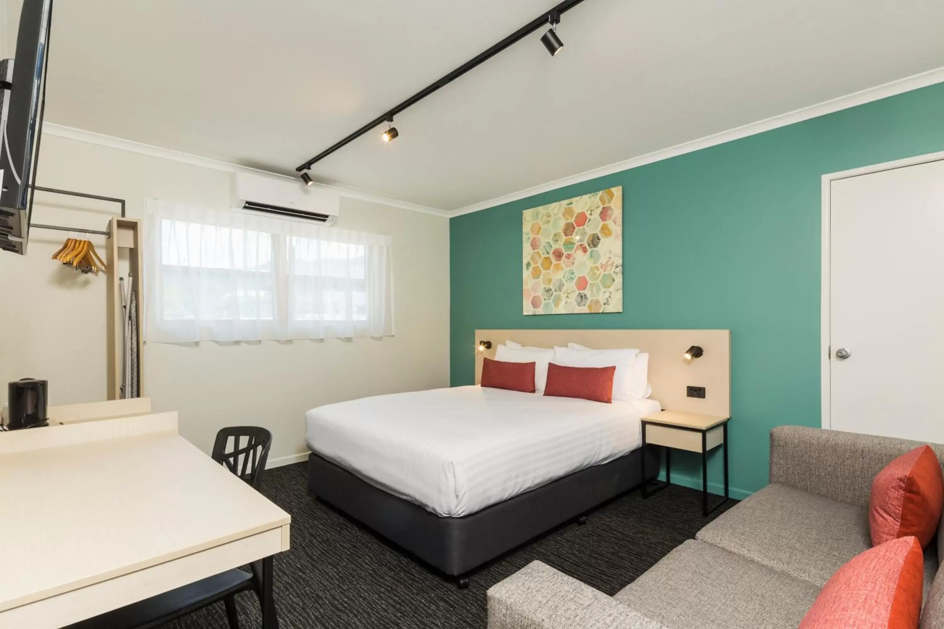 Nightcap At Balaclava Hotel Nightcap At Balaclava Hotel