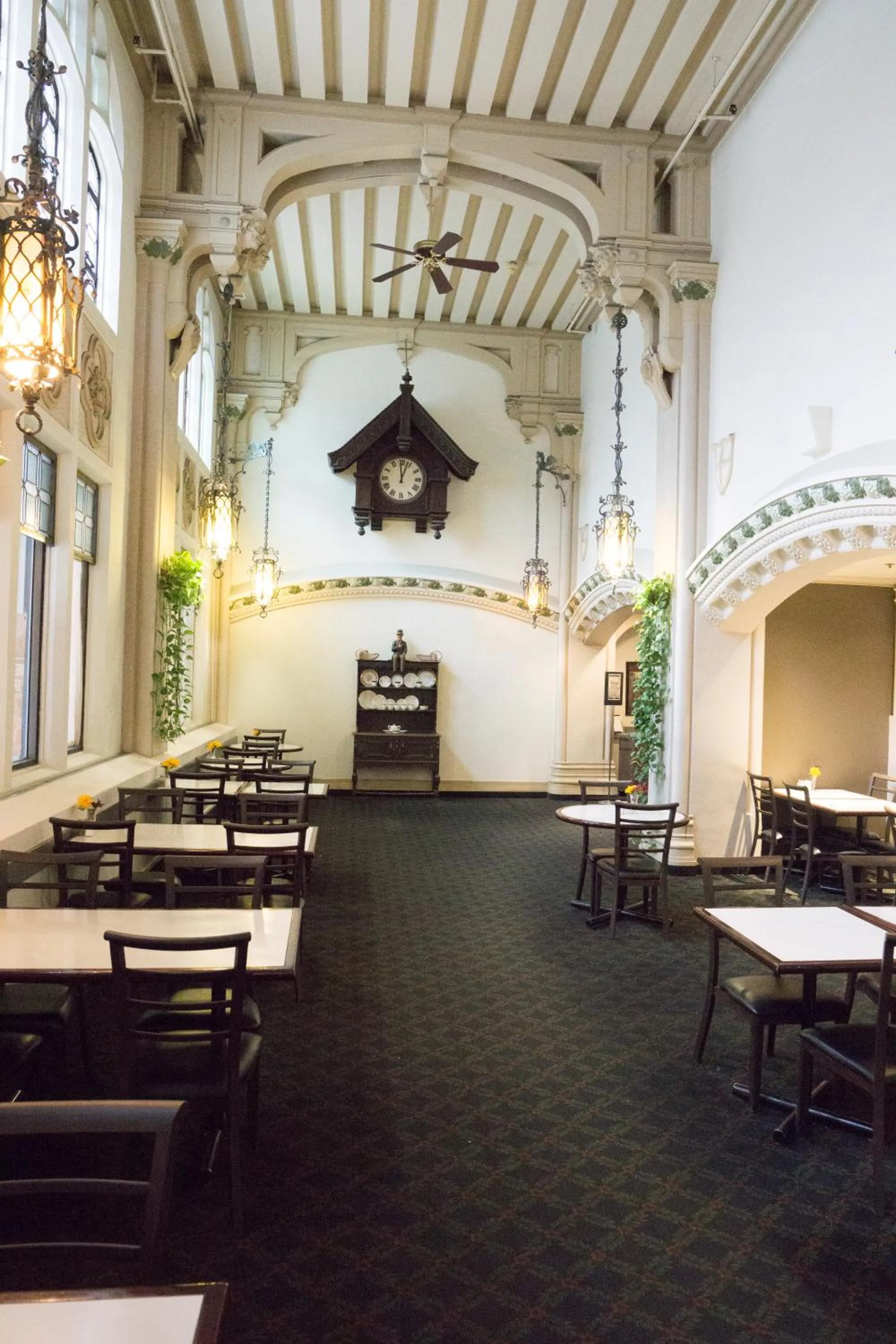 Restaurant/Places to Eat in The Marlborough Hotel