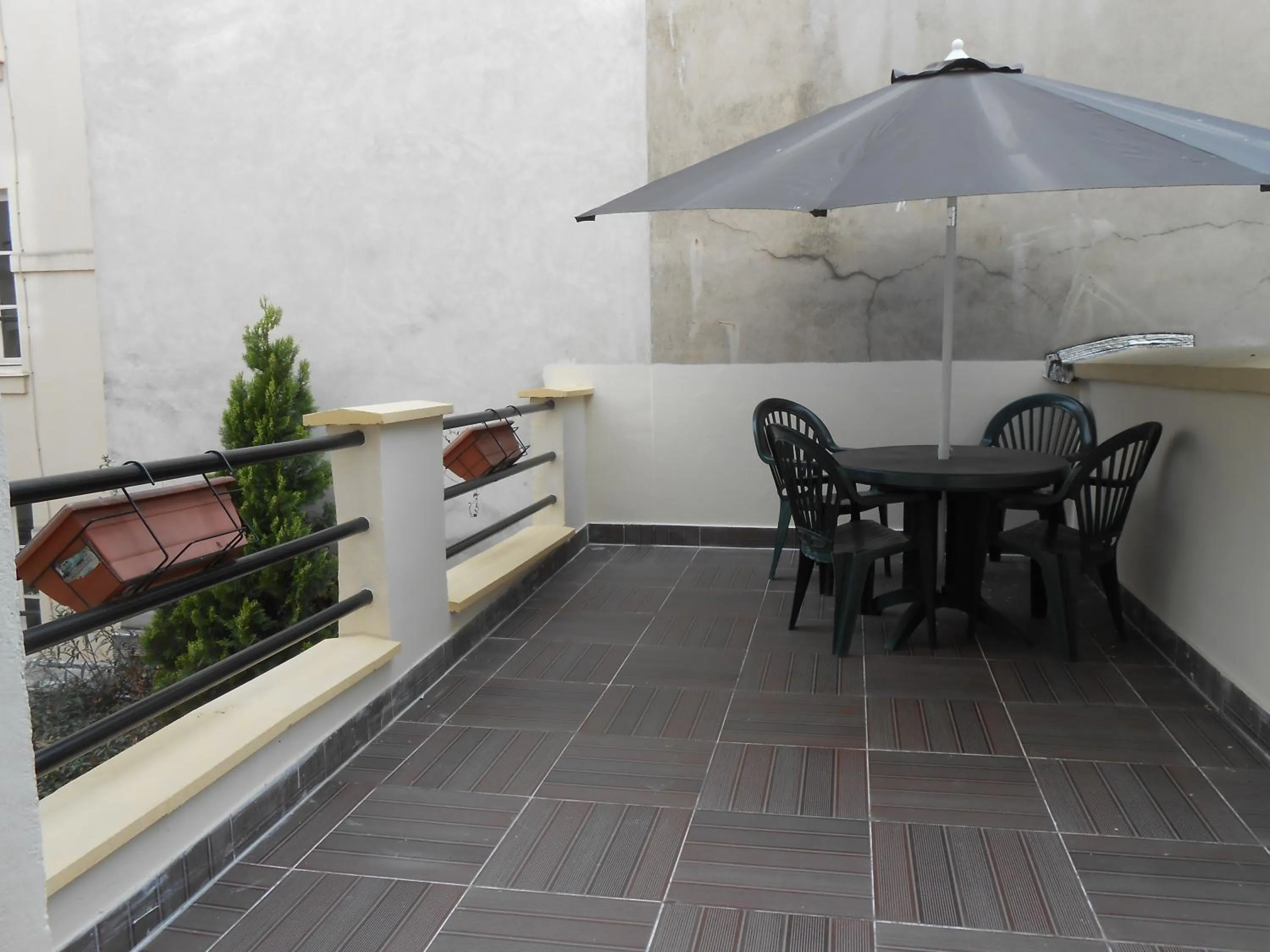 Patio in Hotel de Paris Montmartre