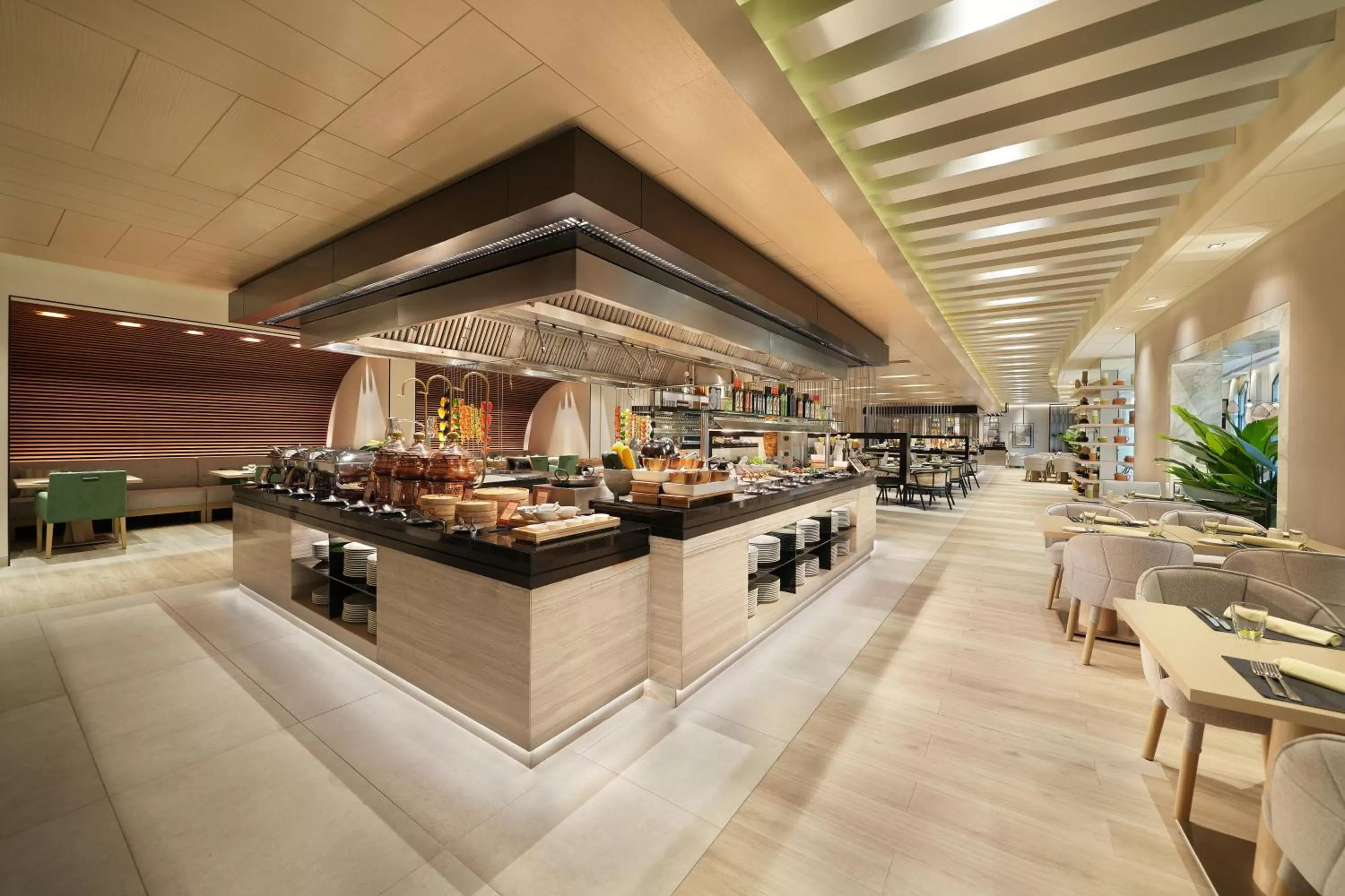 Dining area in Al Ain Rotana