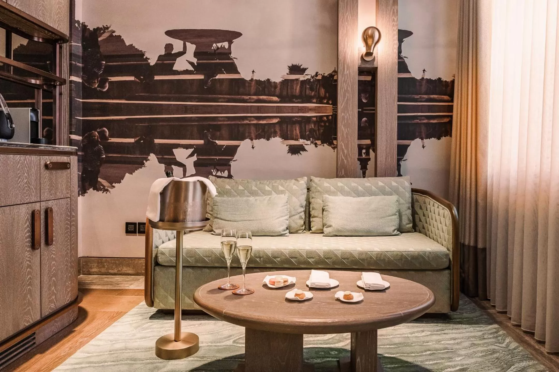 Seating area in Iniala Harbour House