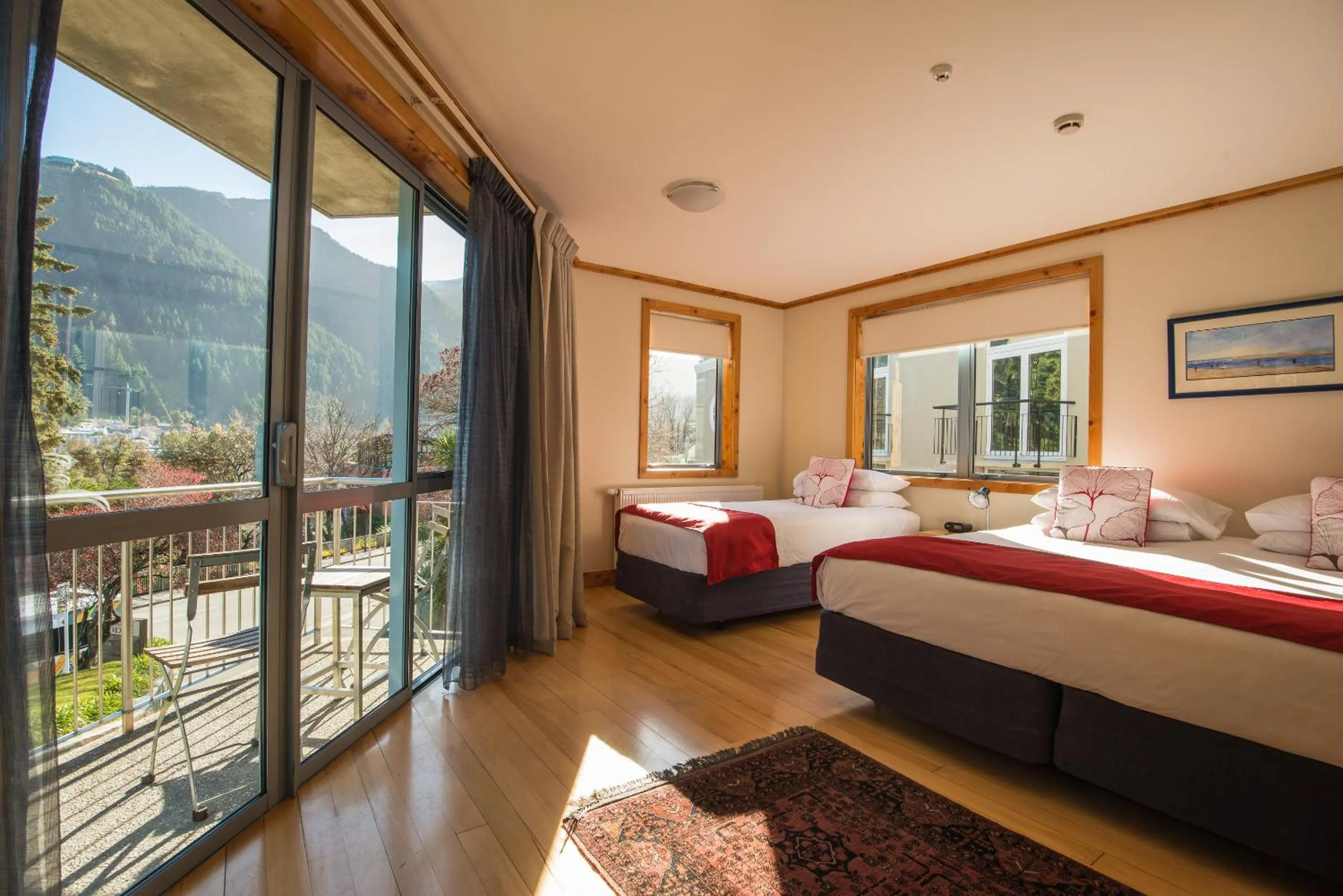 Bedroom, Bed in Coronation Lodge