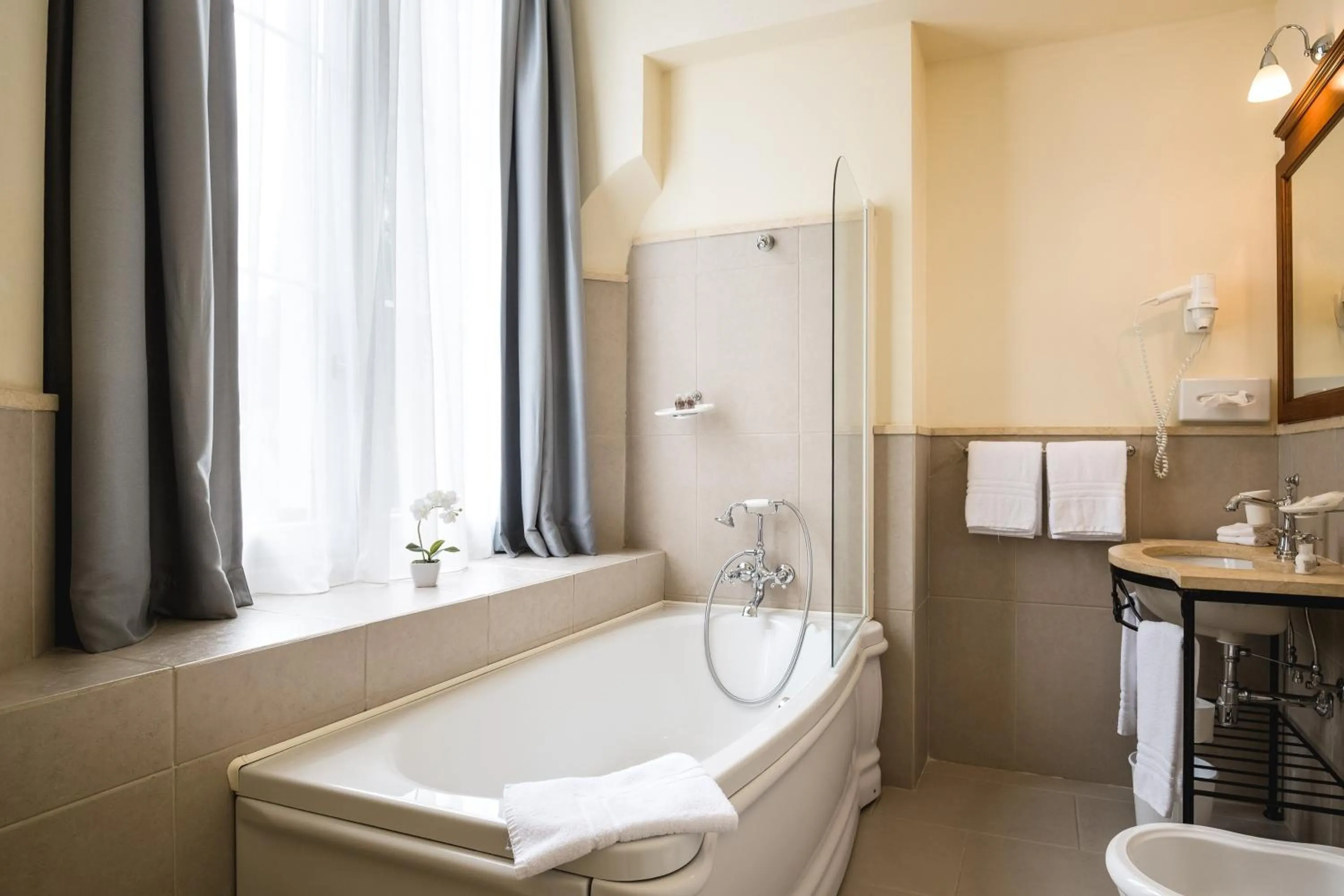 Bathroom in Hotel Reine Victoria