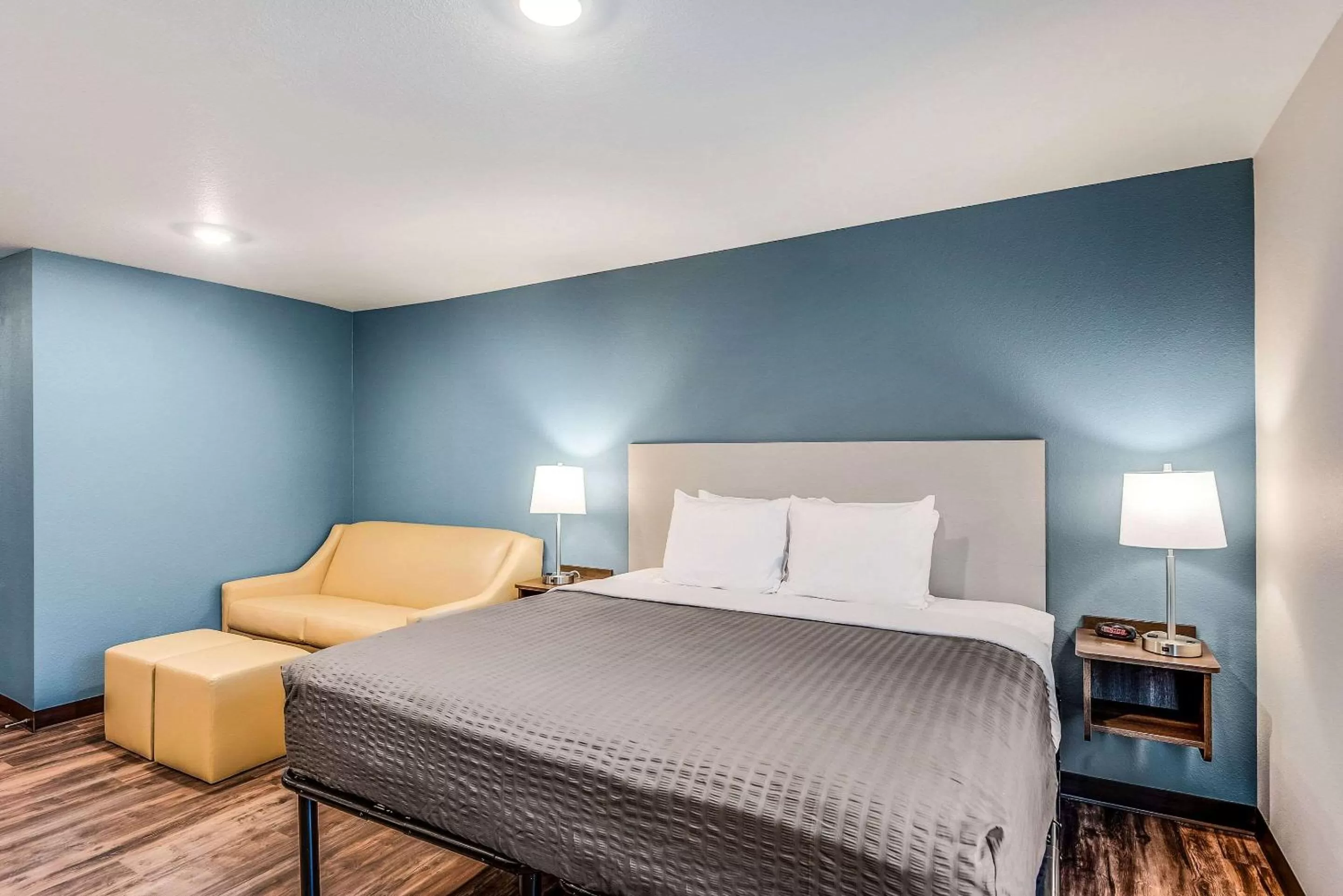 Photo of the whole room, Bed in WoodSpring Suites West Des Moines