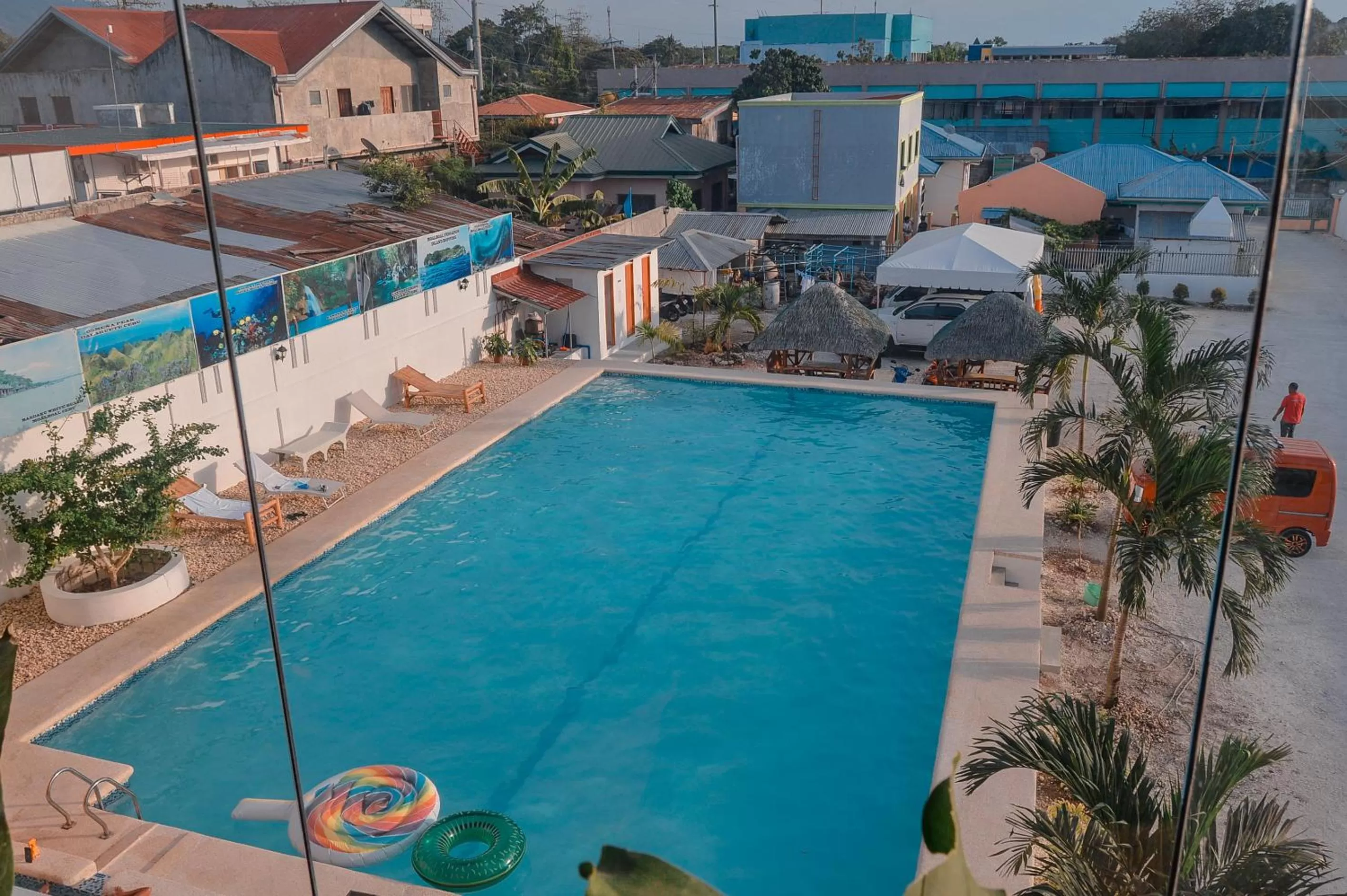 Swimming pool in Adams View Hotel