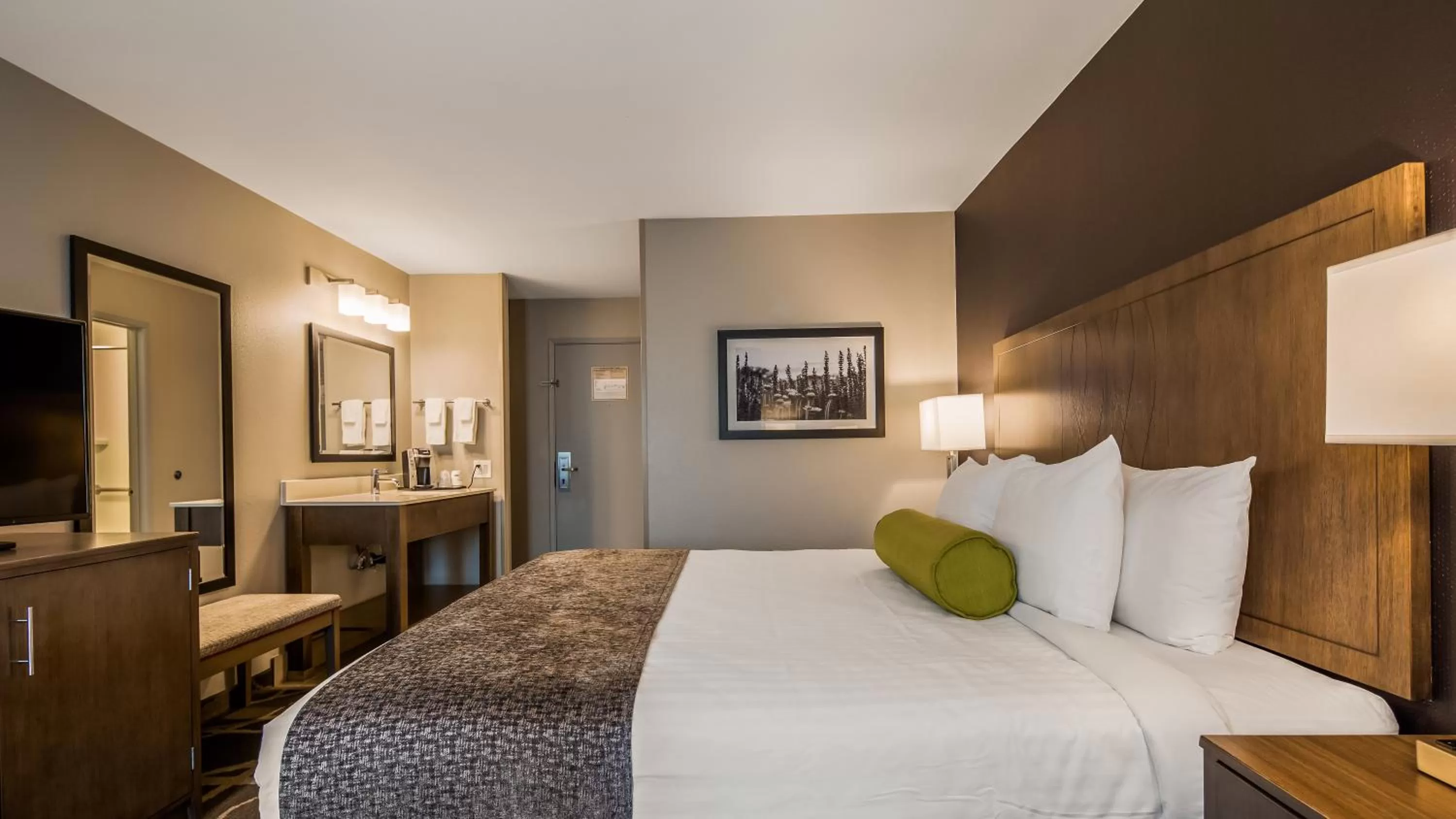 Bedroom, Bed in Best Western McMinnville Inn