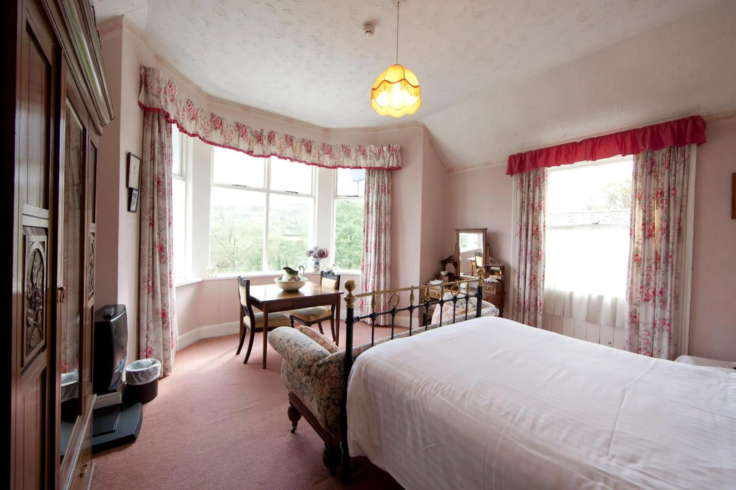 Day, Bed in Woodhill House