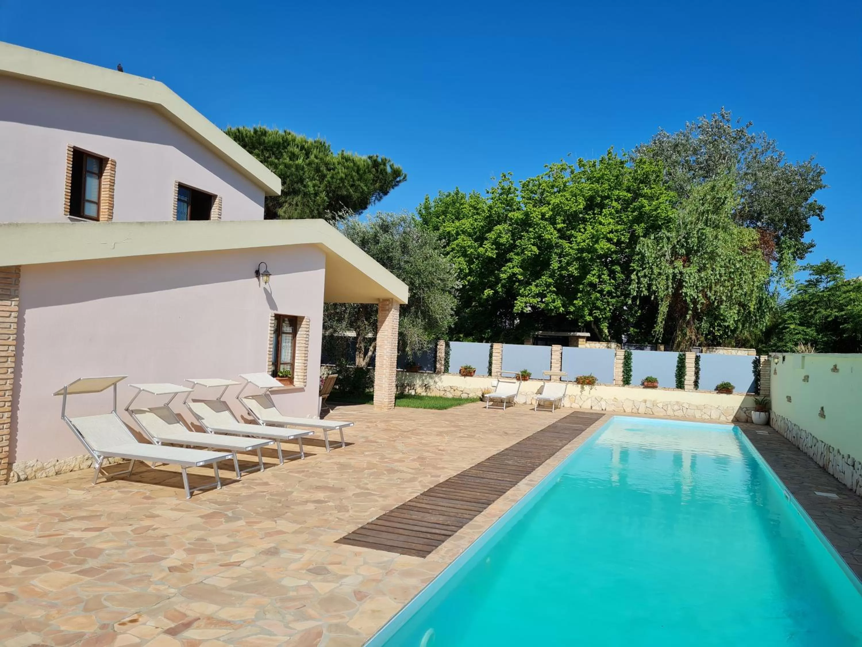 Swimming pool in Gentarrubia